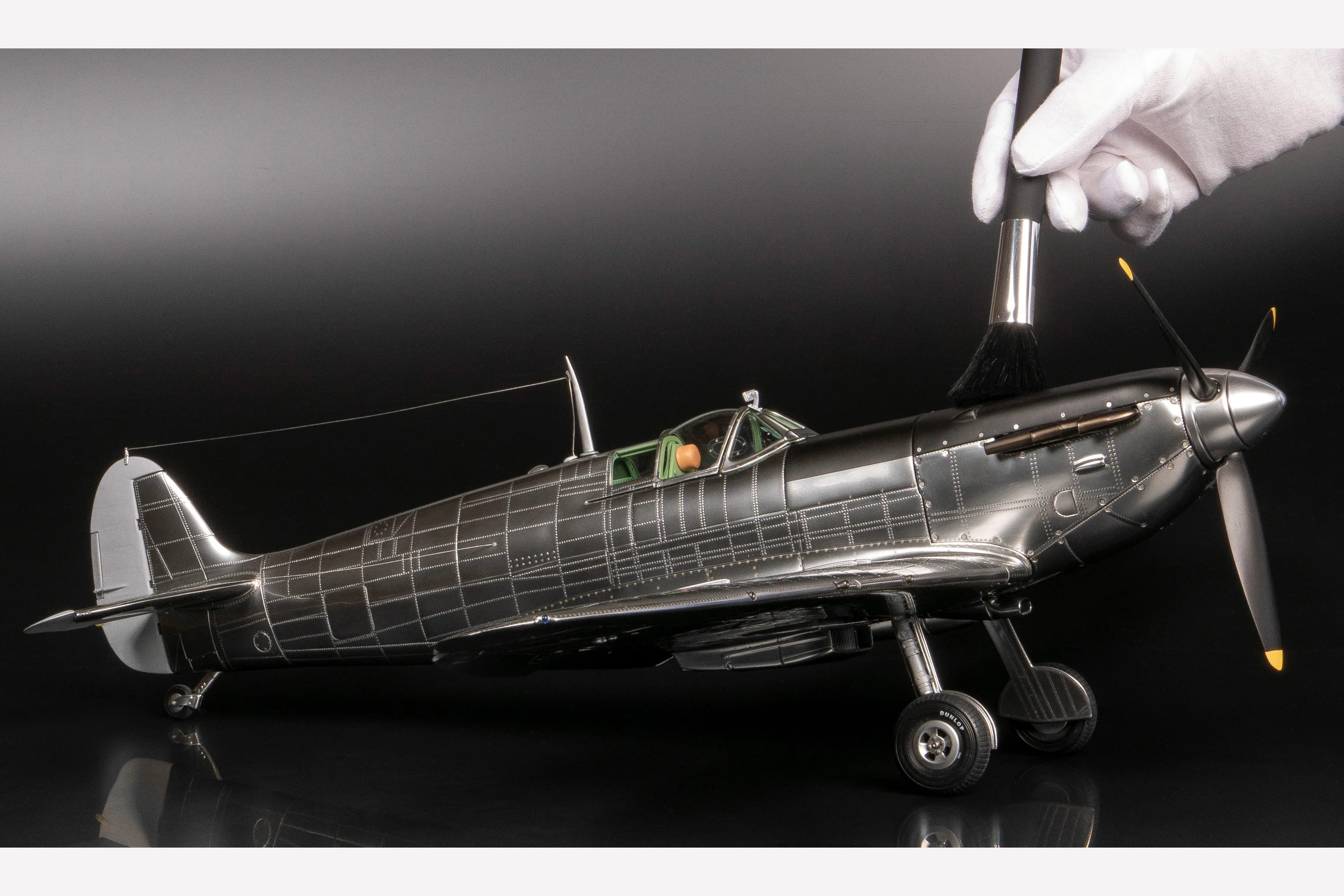 1940 Mk 1a Spitfire - Bare Aluminium Finish - Image 3