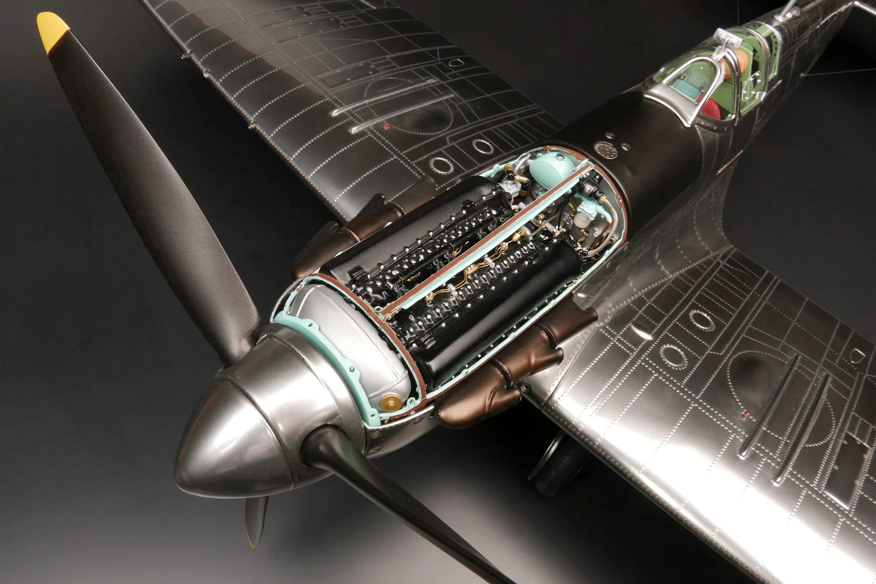 1940 Mk 1a Spitfire - Bare Aluminium Finish - Image 4
