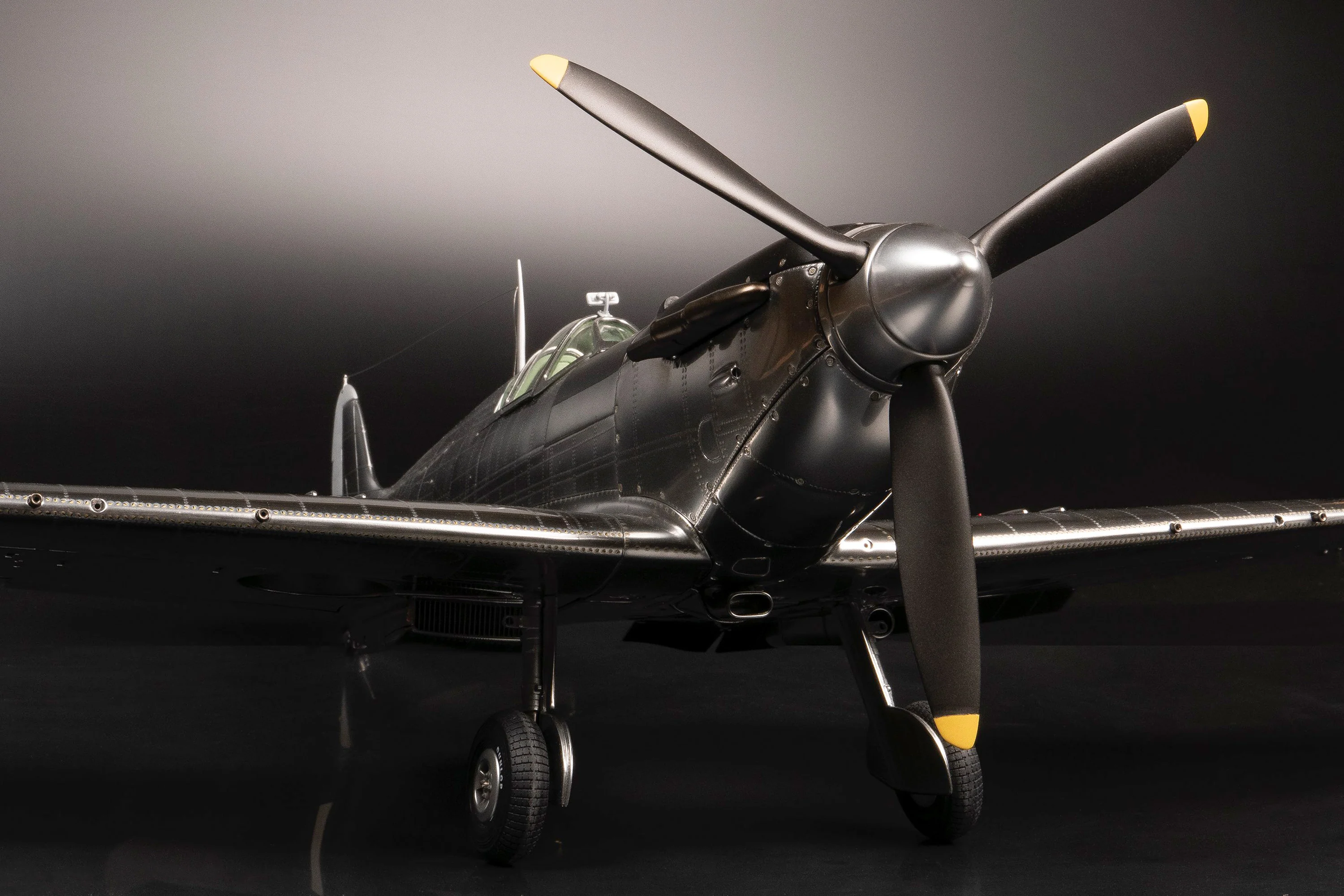 1940 Mk 1a Spitfire - Bare Aluminium Finish - Image 5