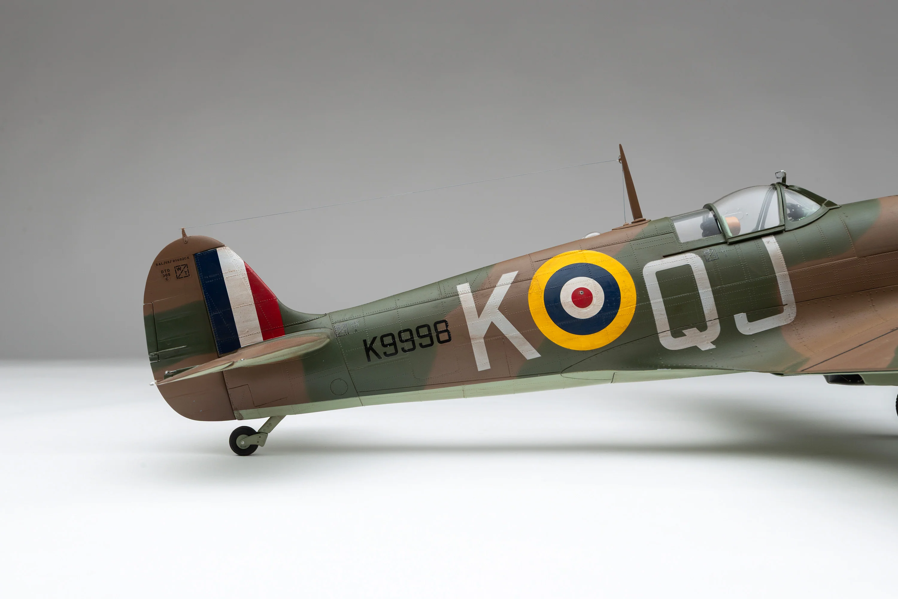1940 Mk 1a Spitfire - 'QJ-K' Liveried - Image 12
