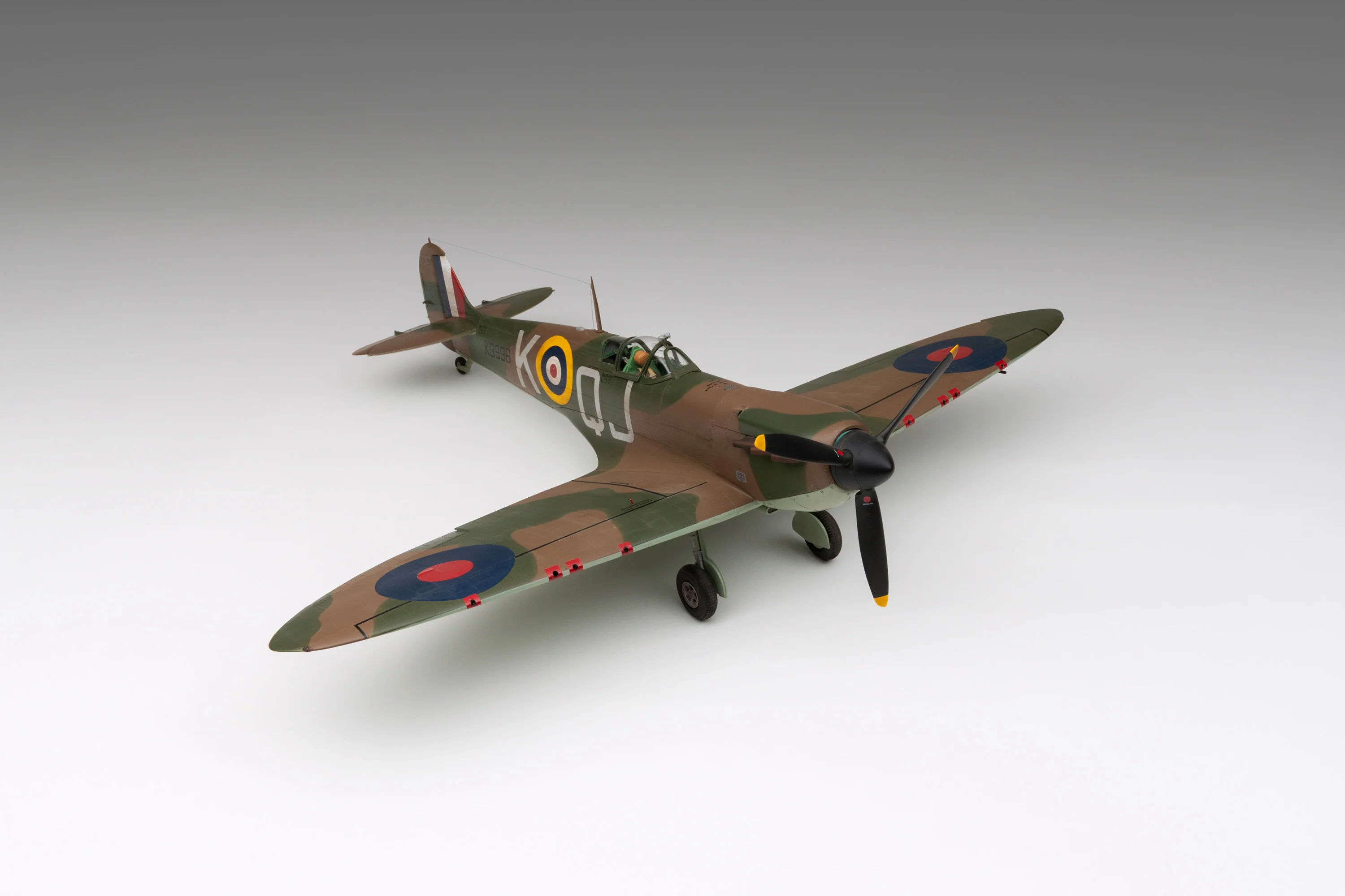 1940 Mk 1a Spitfire - 'QJ-K' Liveried - Image 13