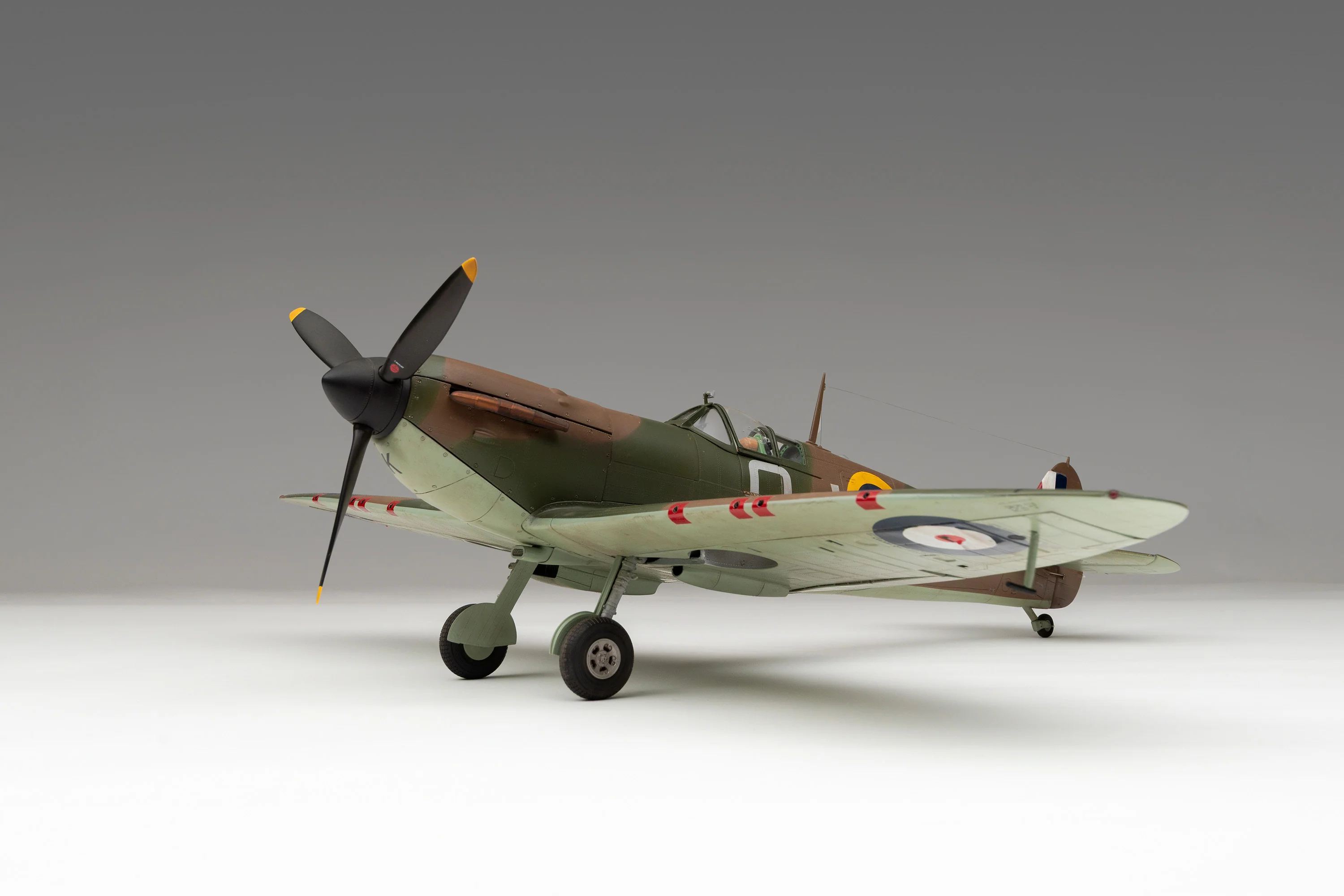 1940 Mk 1a Spitfire - 'QJ-K' Liveried - Image 17