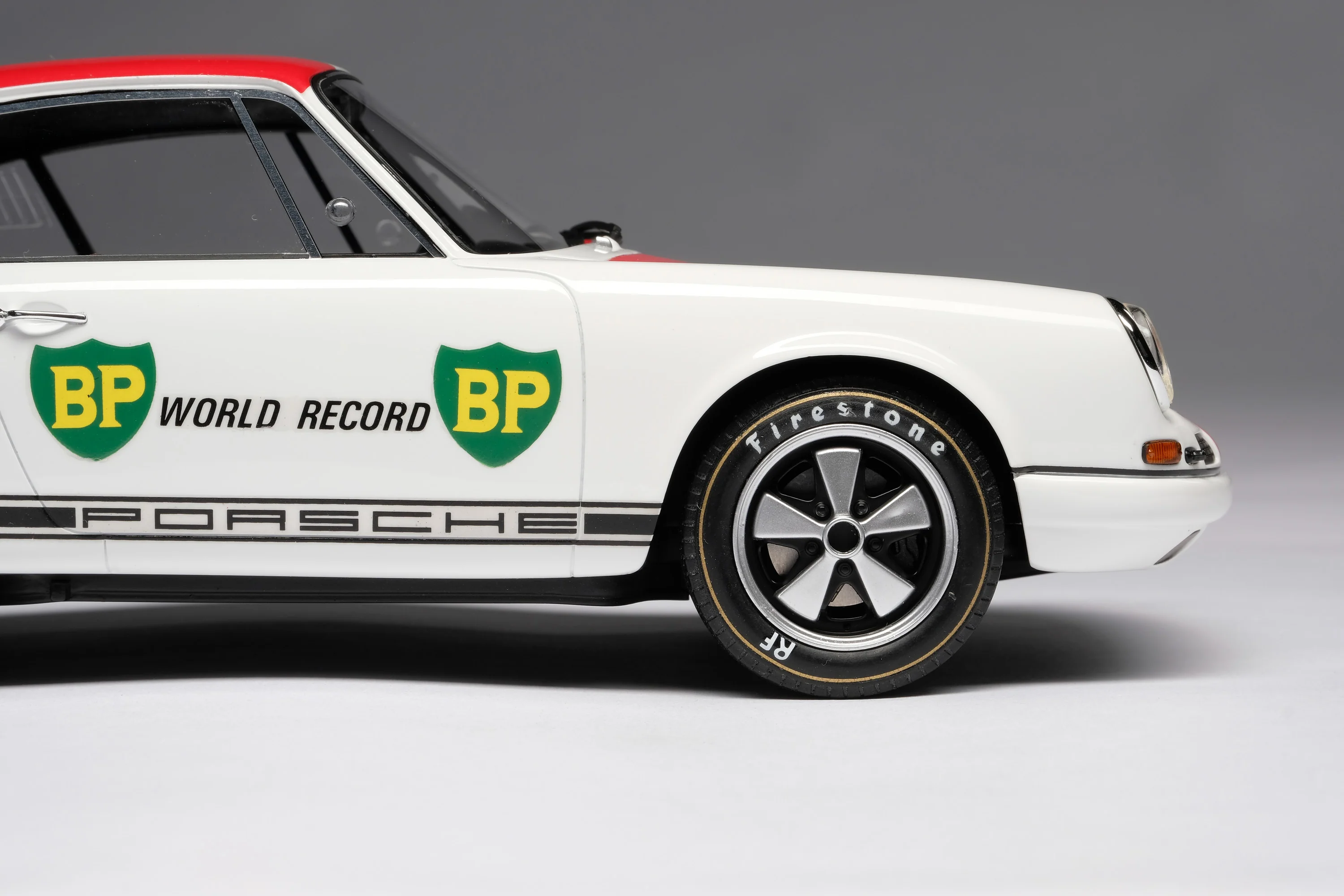 Porsche 911 R - 1967 BP World Record - Image 11