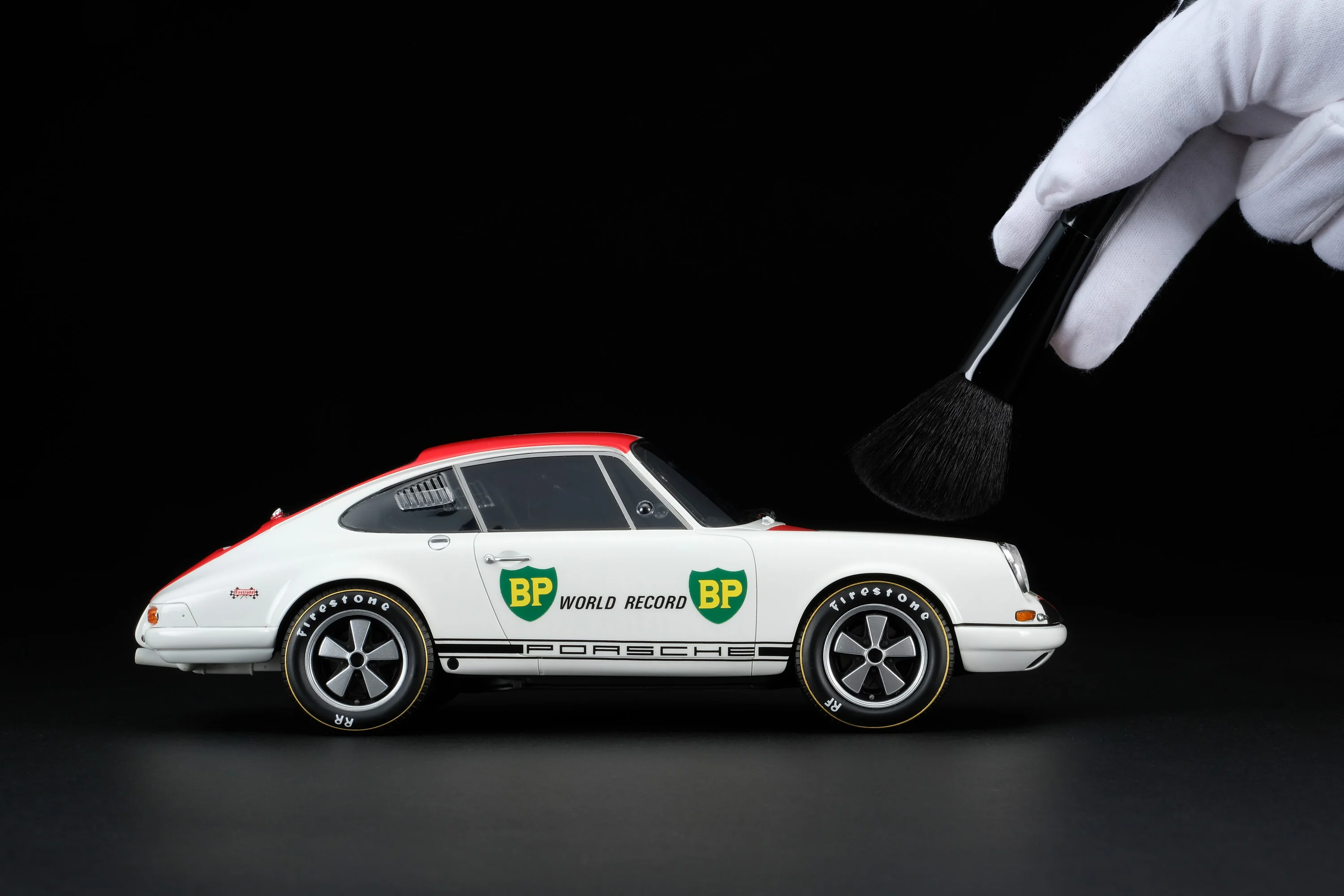 Porsche 911 R - 1967 BP World Record - Image 3