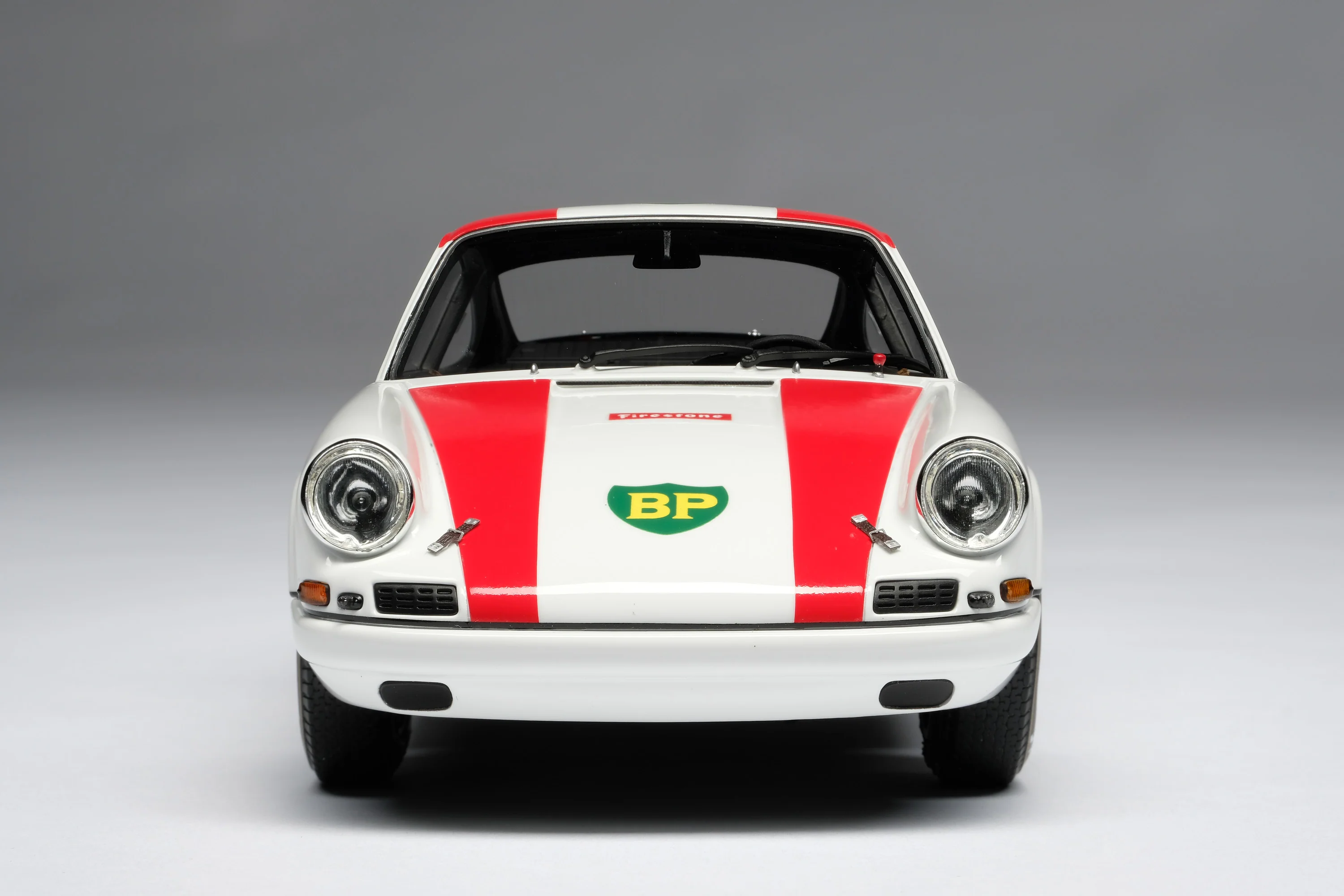 Porsche 911 R - 1967 BP World Record - Image 6