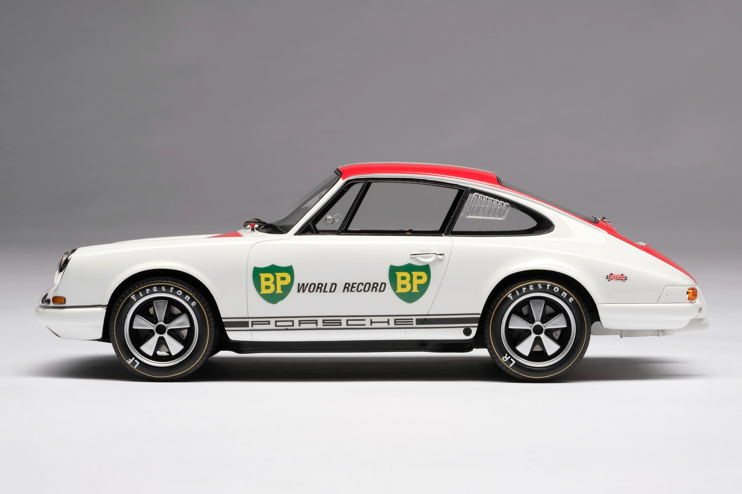 Porsche 911 R - 1967 BP World Record - Image 9
