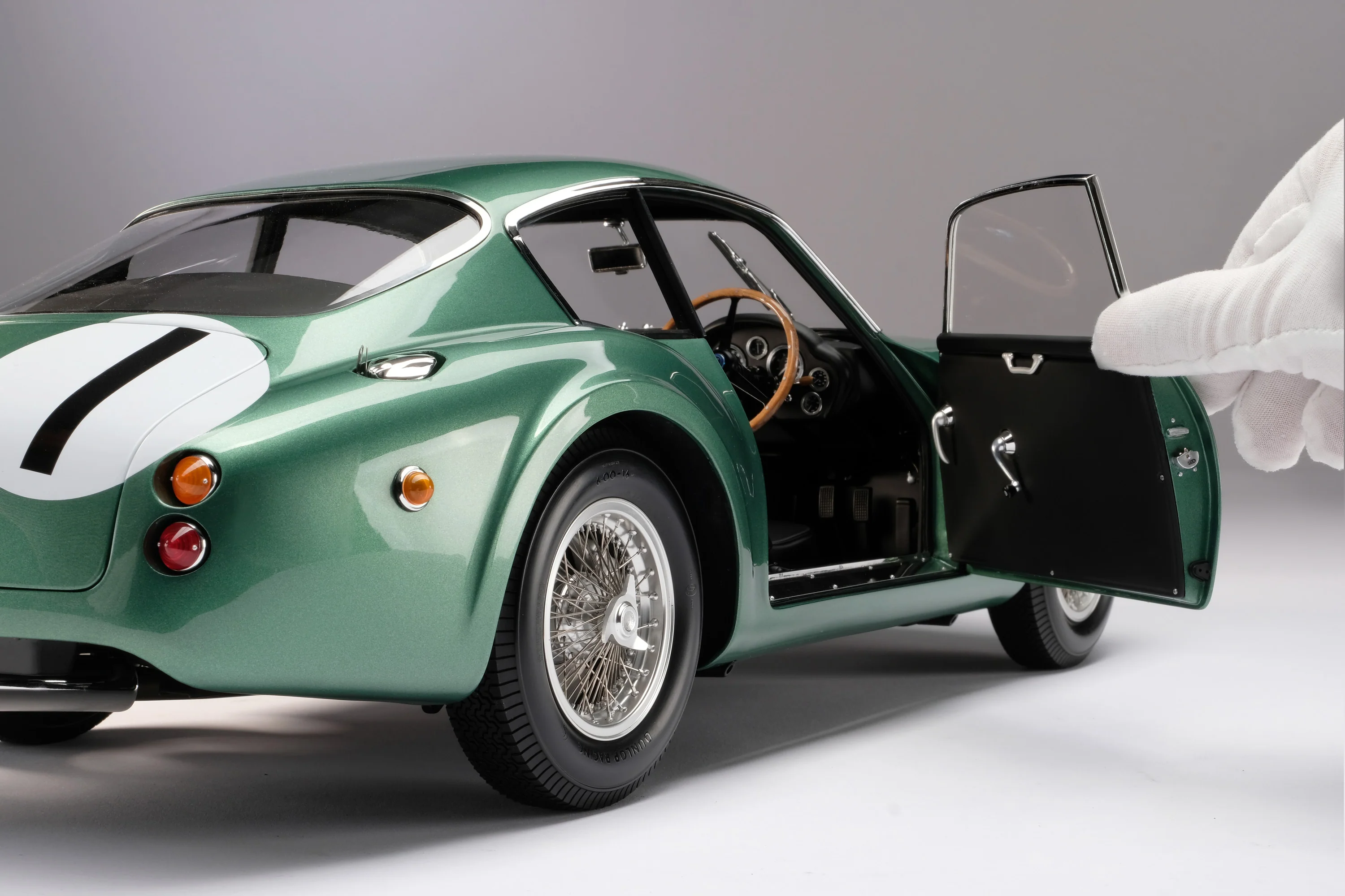 Aston Martin DB4 GT Zagato - 1961 Goodwood TT - Salvadori - Image 12