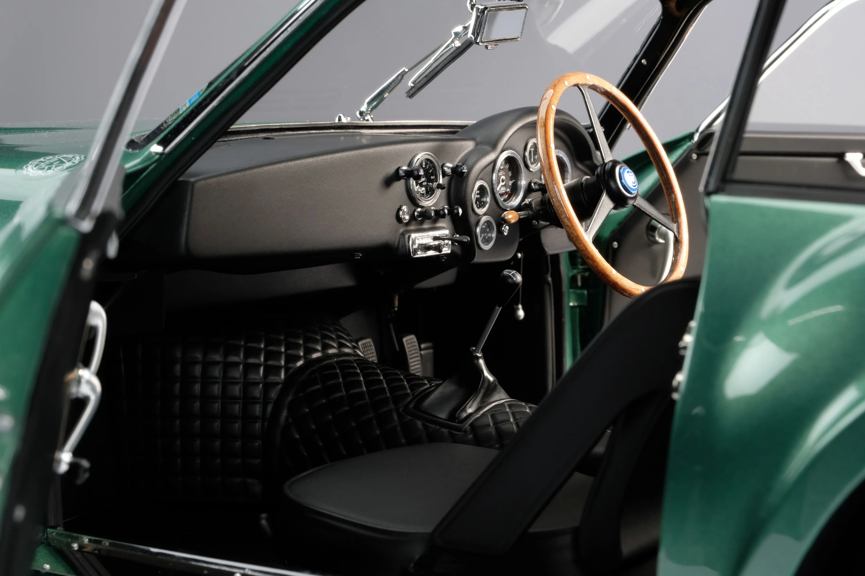 Aston Martin DB4 GT Zagato - 1961 Goodwood TT - Salvadori - Image 15