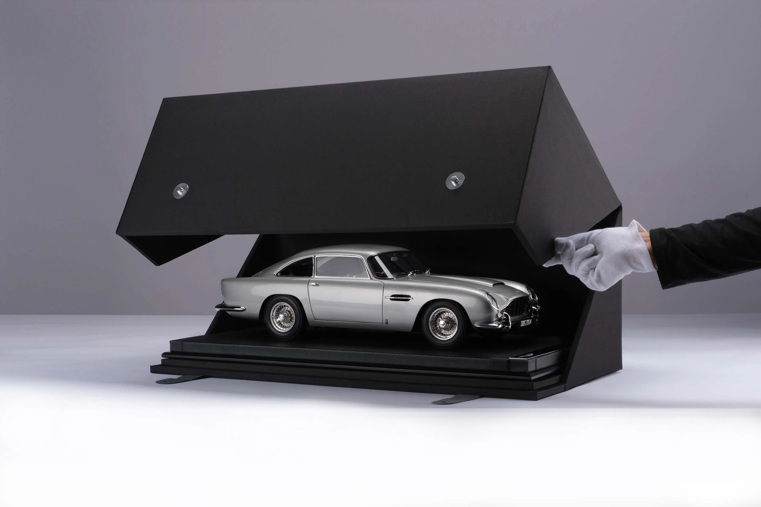 Aston Martin DB5 Vantage (1964) - Image 14