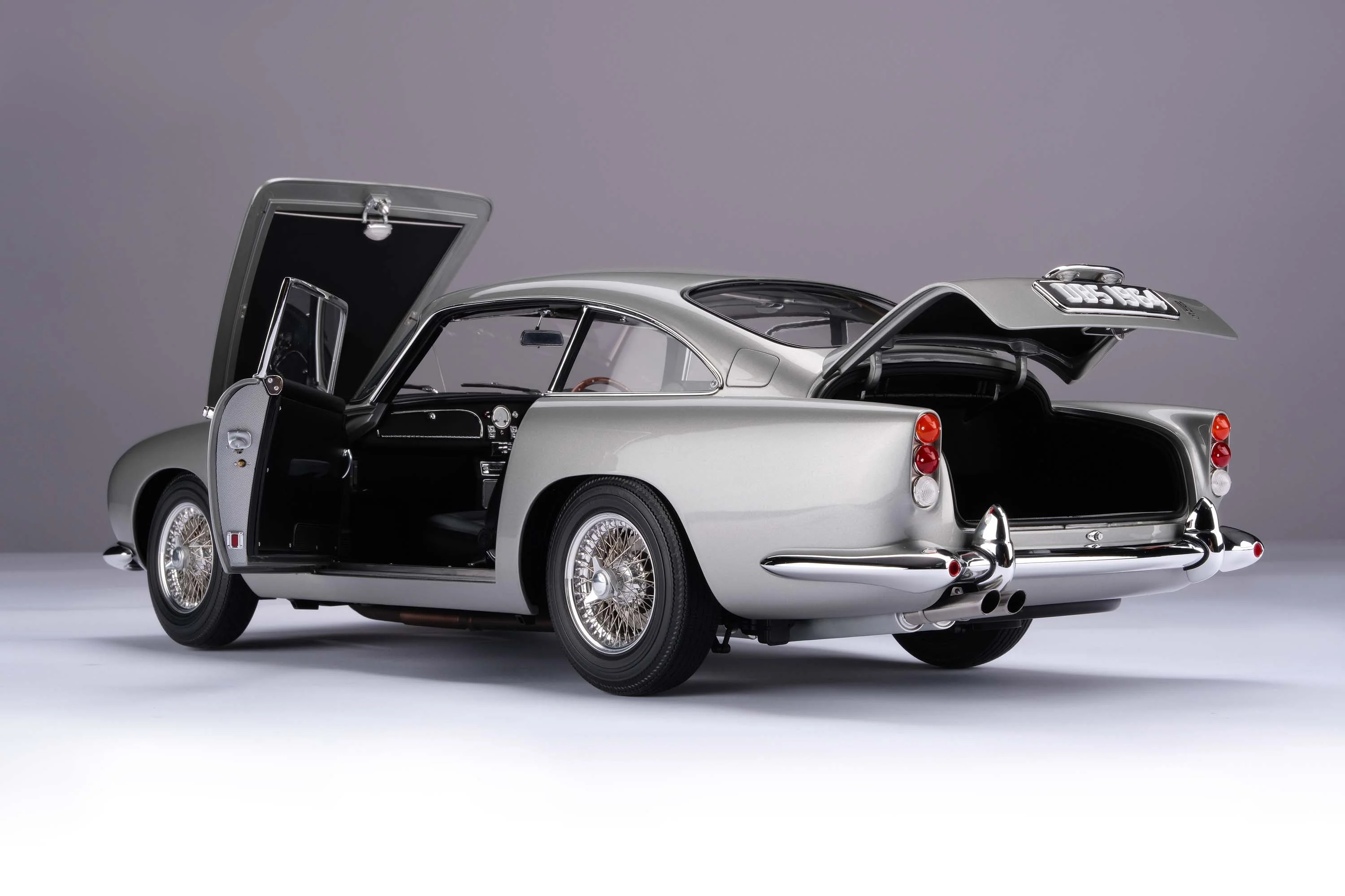 Aston Martin DB5 Vantage (1964) - Image 19
