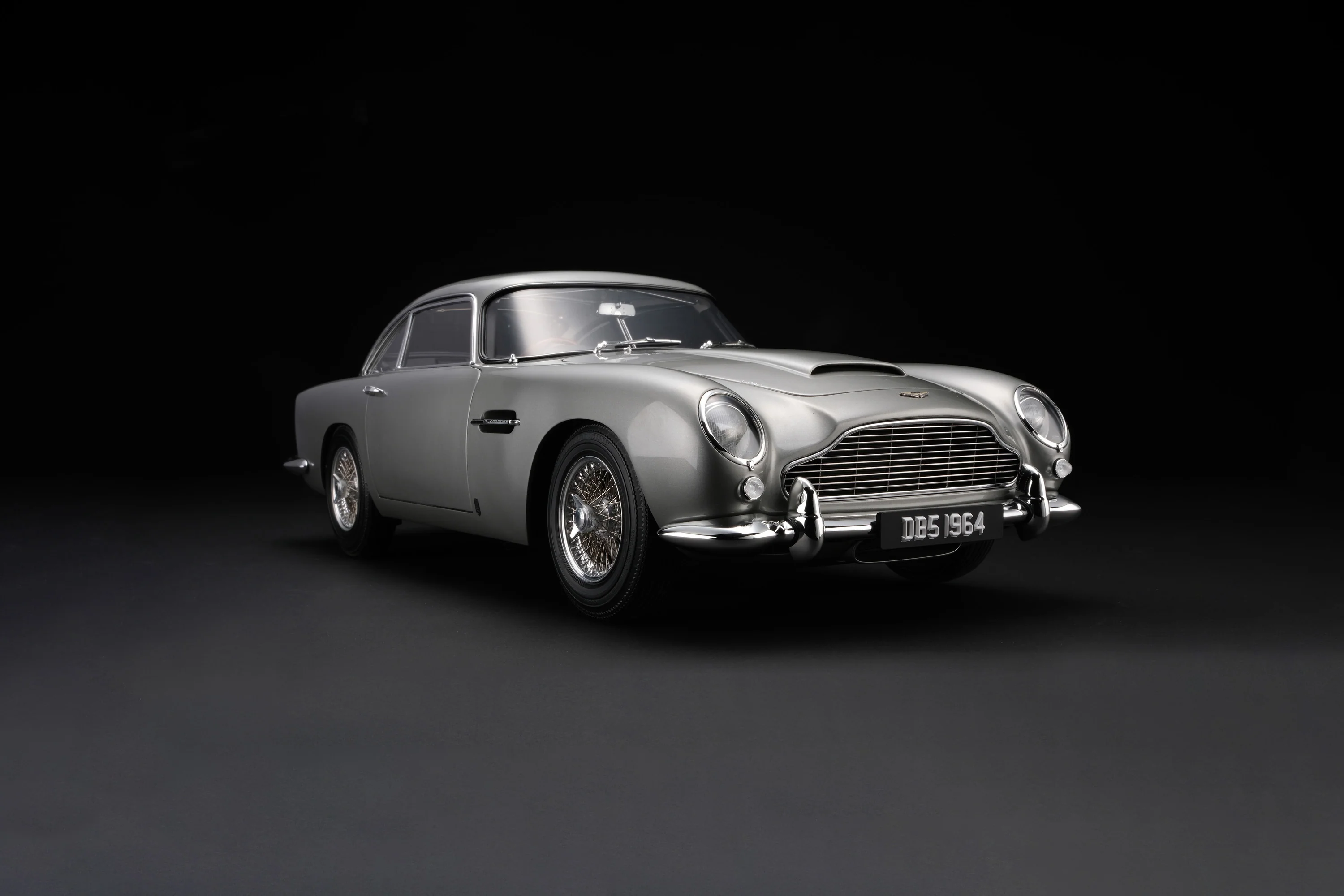 Aston Martin DB5 Vantage (1964) - Image 2
