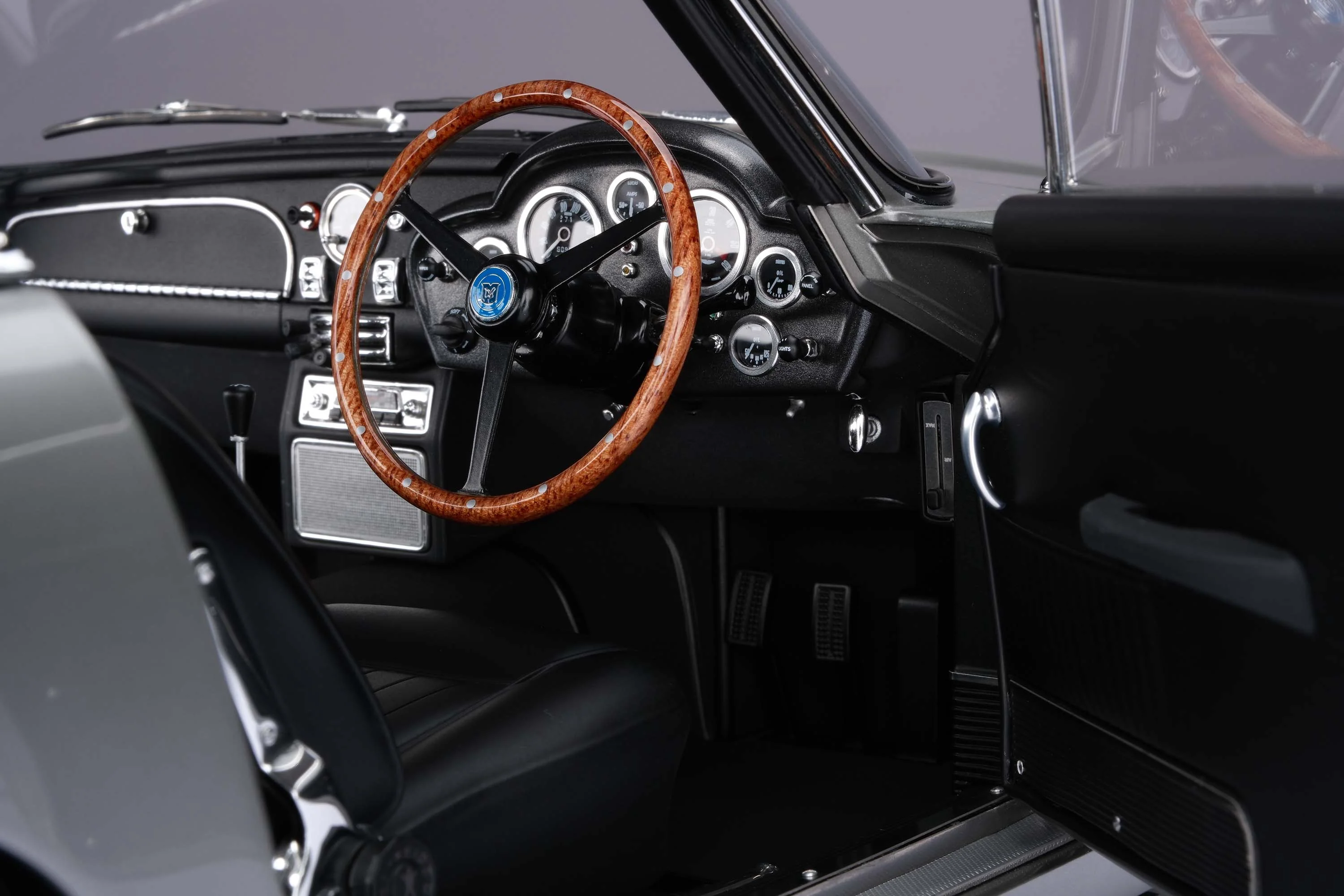 Aston Martin DB5 Vantage (1964) - Image 7