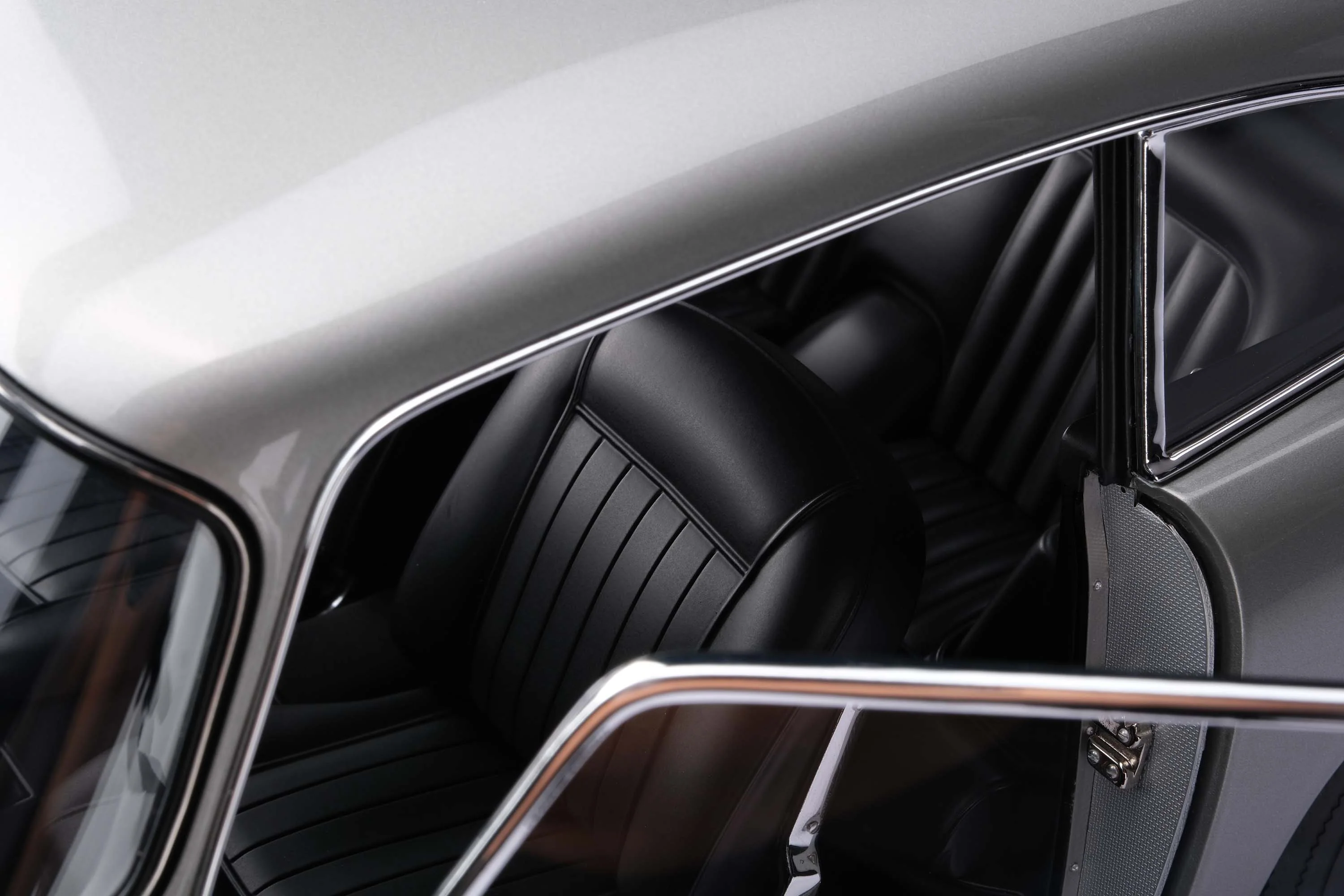 Aston Martin DB5 Vantage (1964) - Image 8