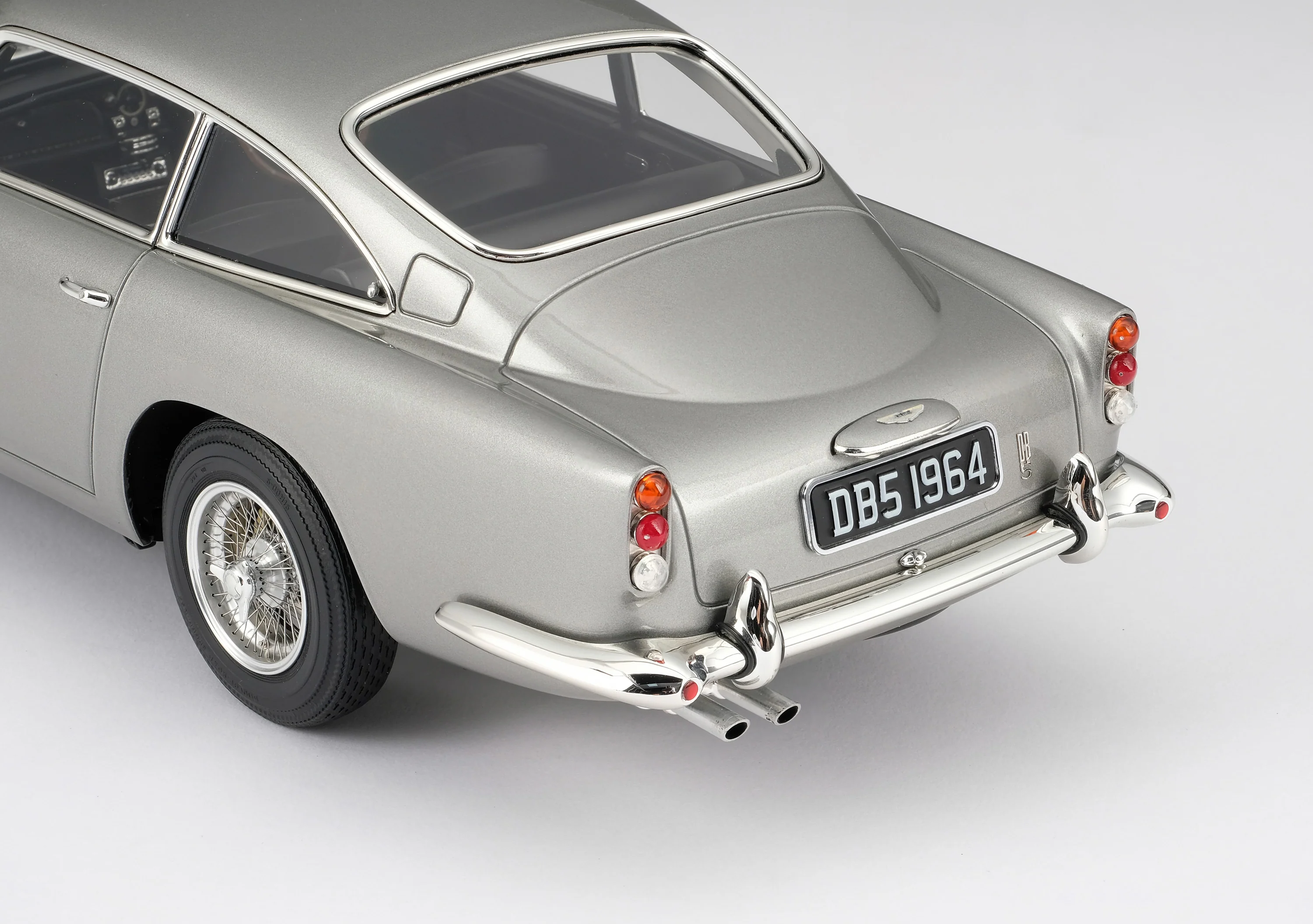 Aston Martin DB5 Vantage - Image 11