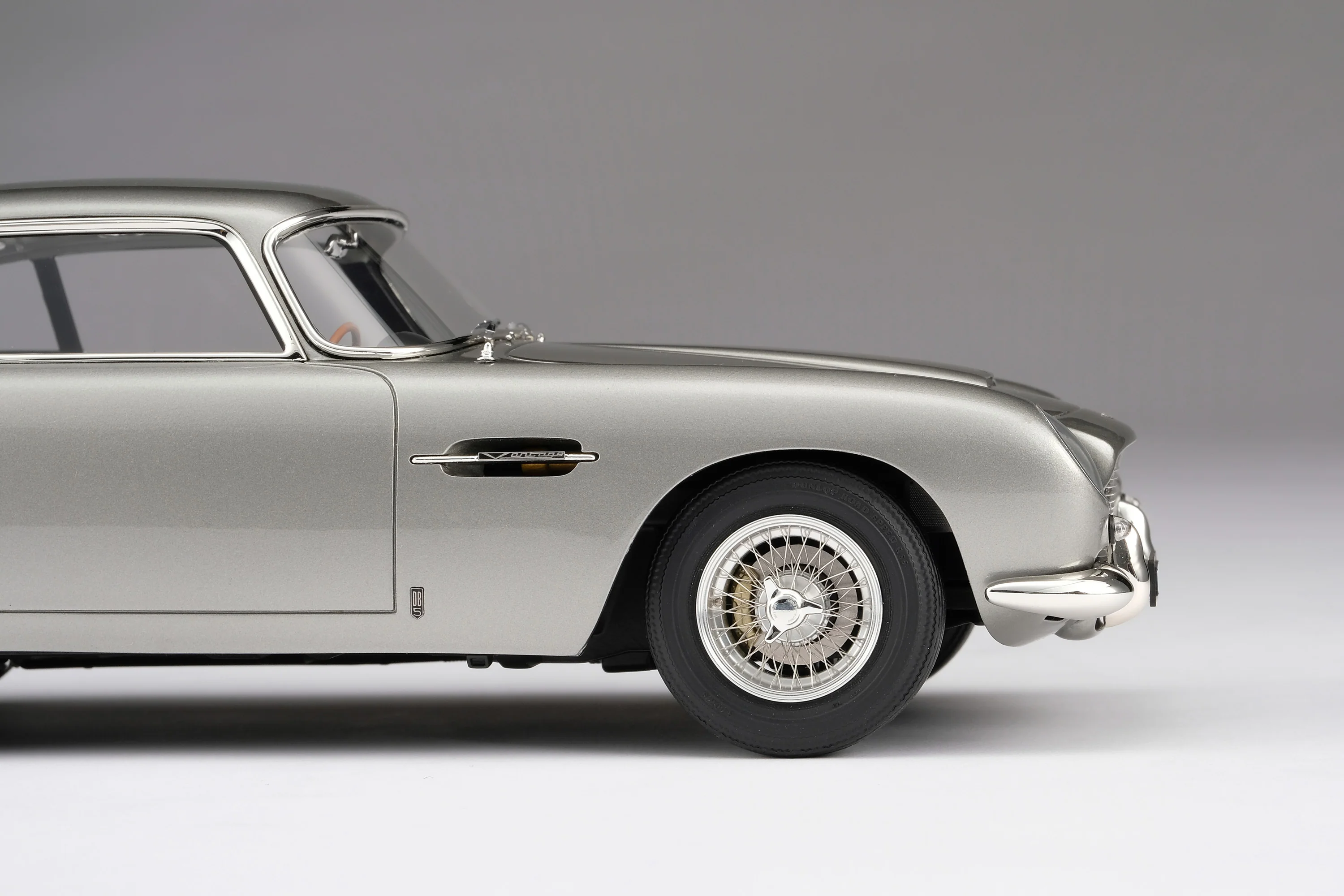 Aston Martin DB5 Vantage - Image 13