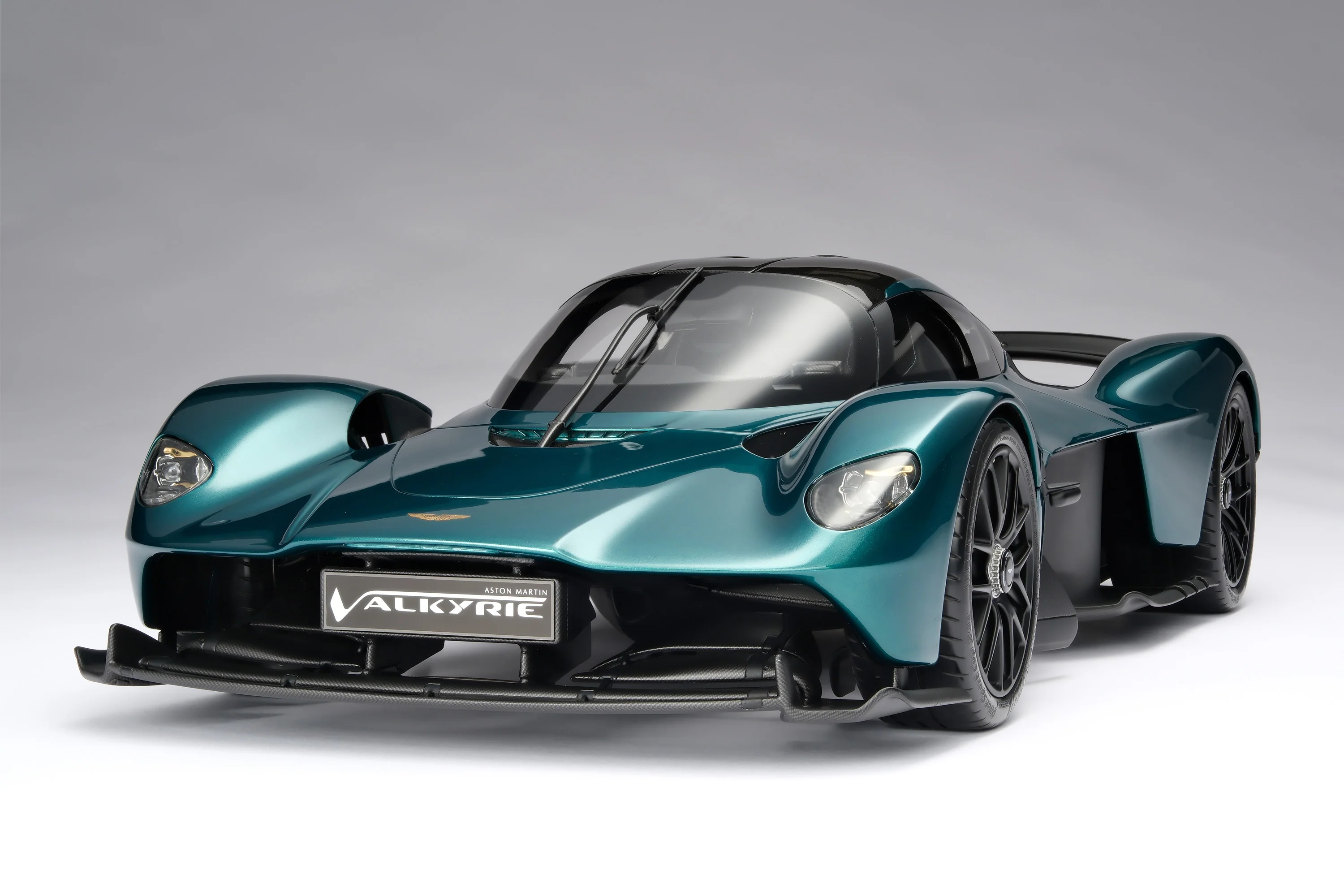 Aston Martin Valkyrie (2021) - Image 12