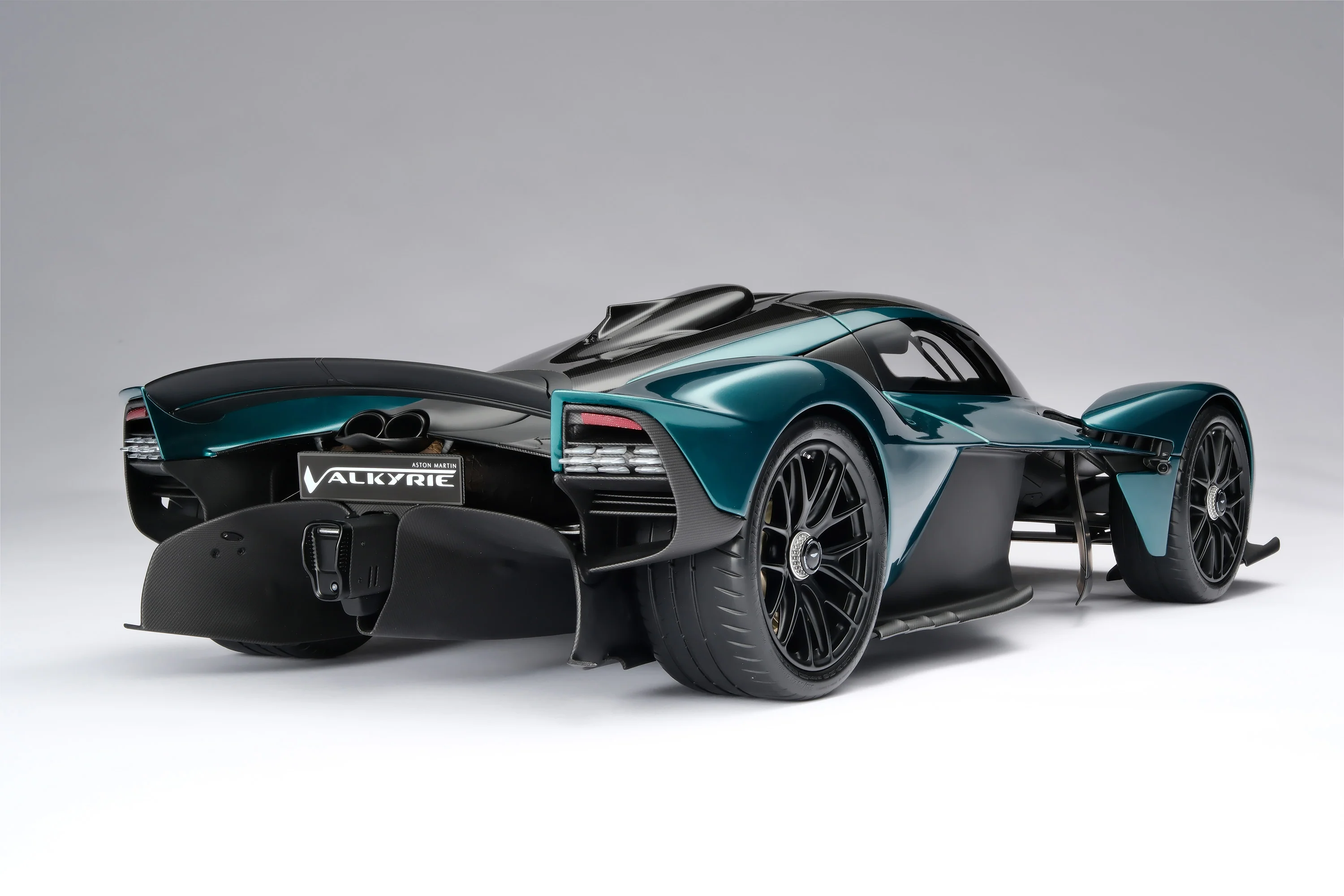 Aston Martin Valkyrie (2021) - Image 13