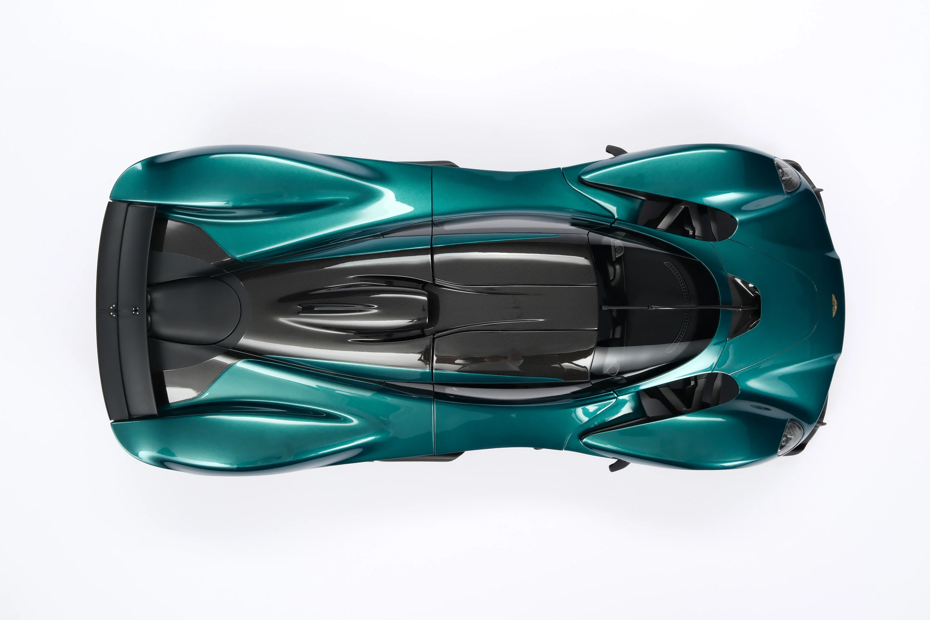 Aston Martin Valkyrie (2021) - Image 17