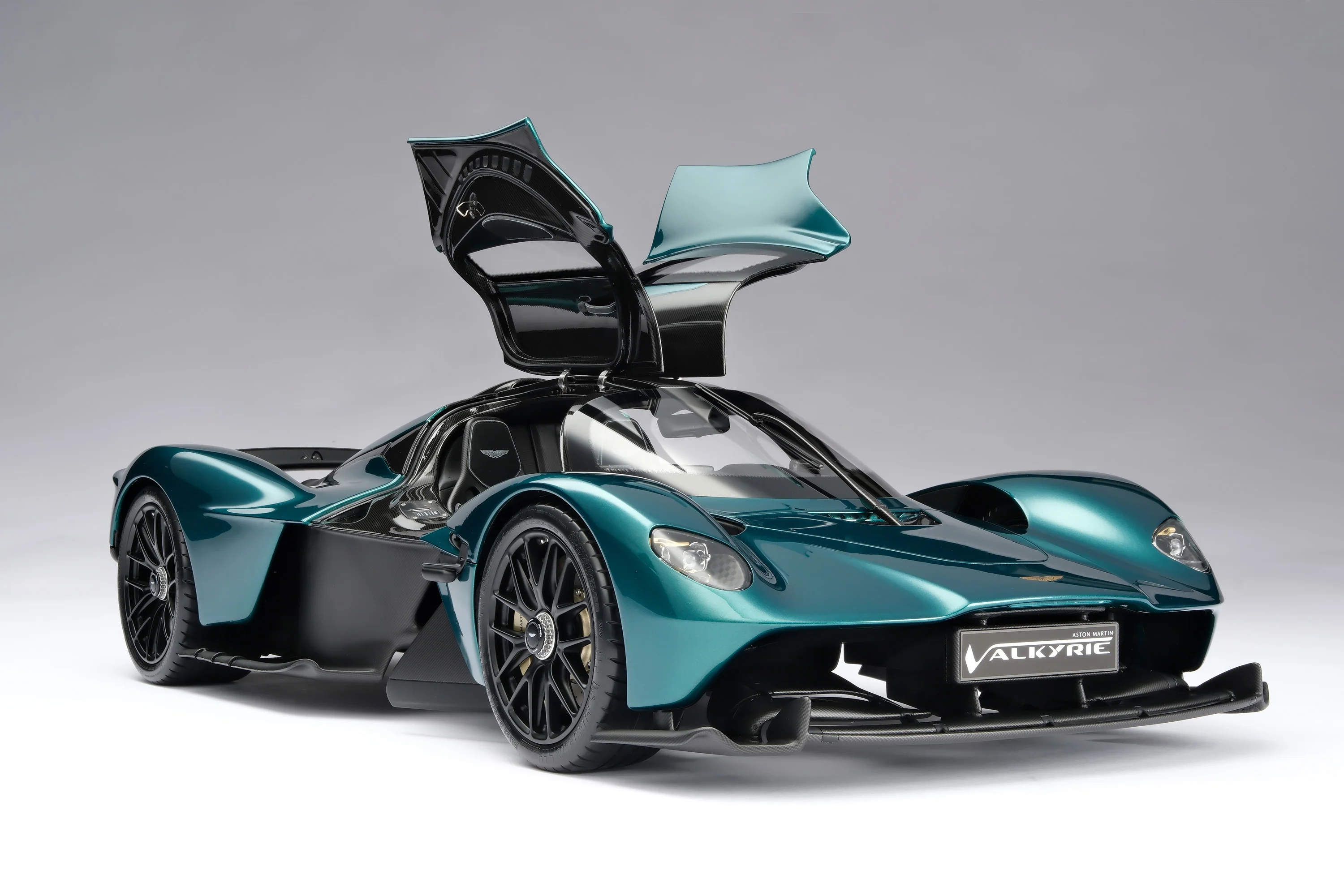 Aston Martin Valkyrie (2021) - Image 7