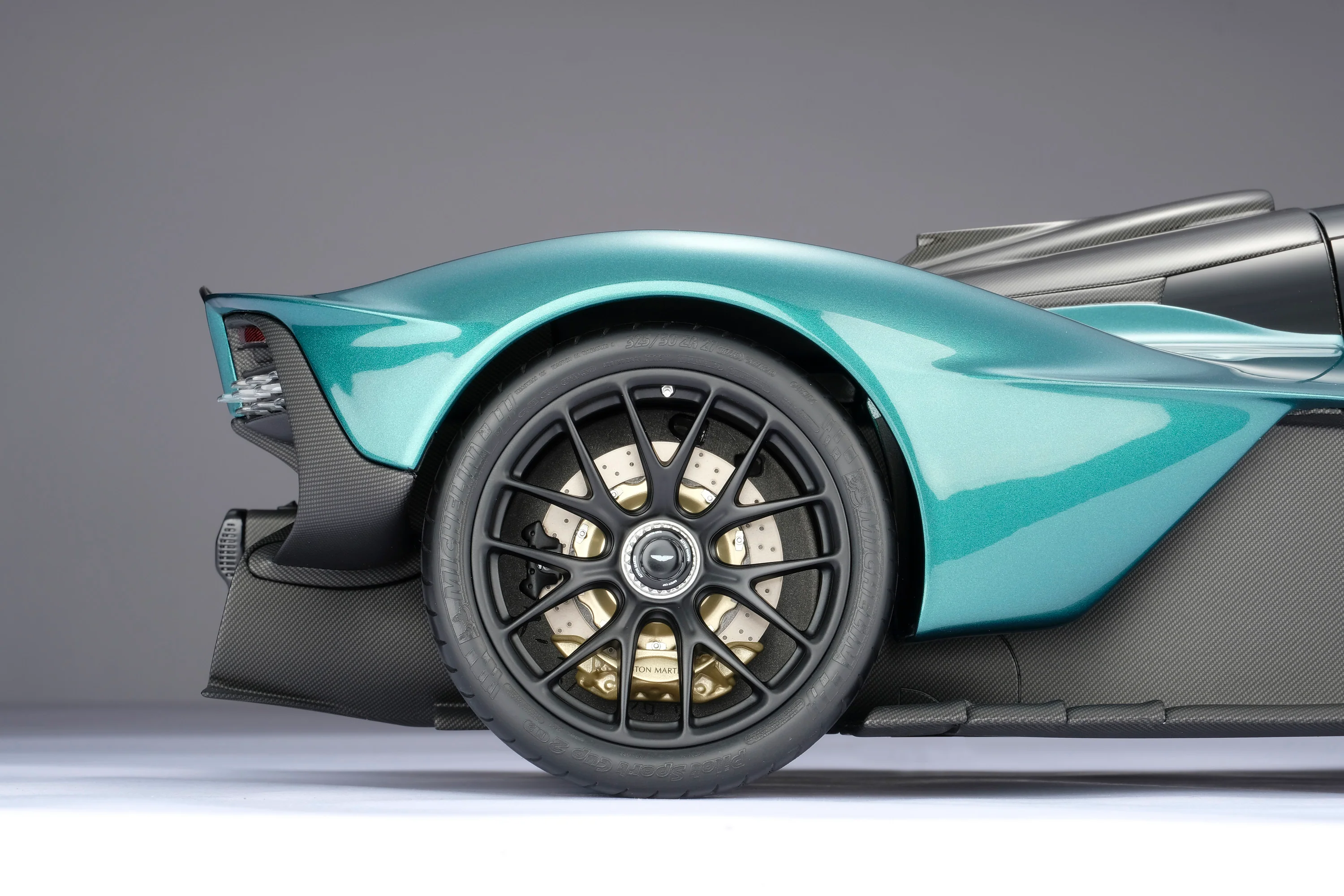 Aston Martin Valkyrie Spider (2023) - Image 16