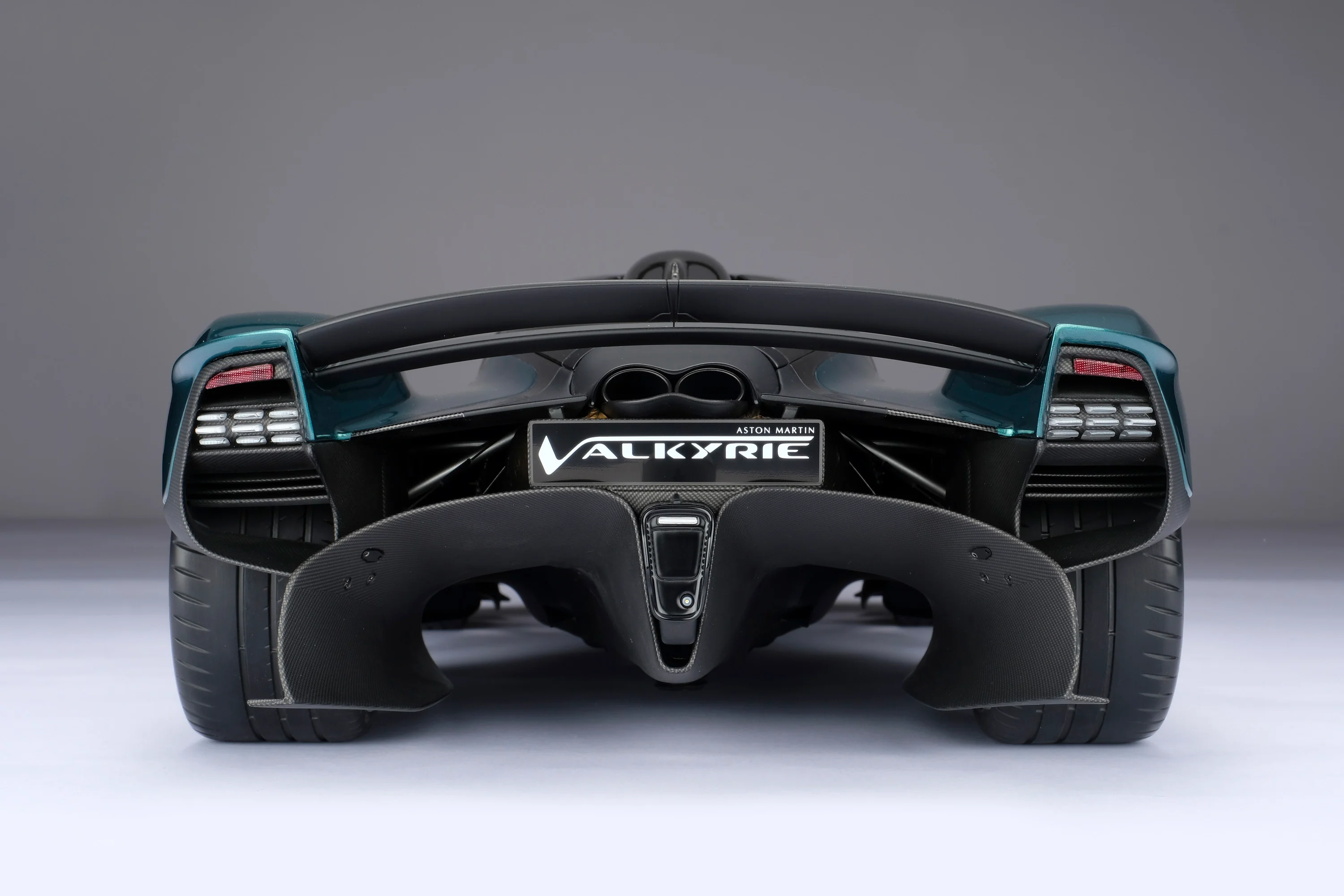 Aston Martin Valkyrie Spider (2023) - Image 18