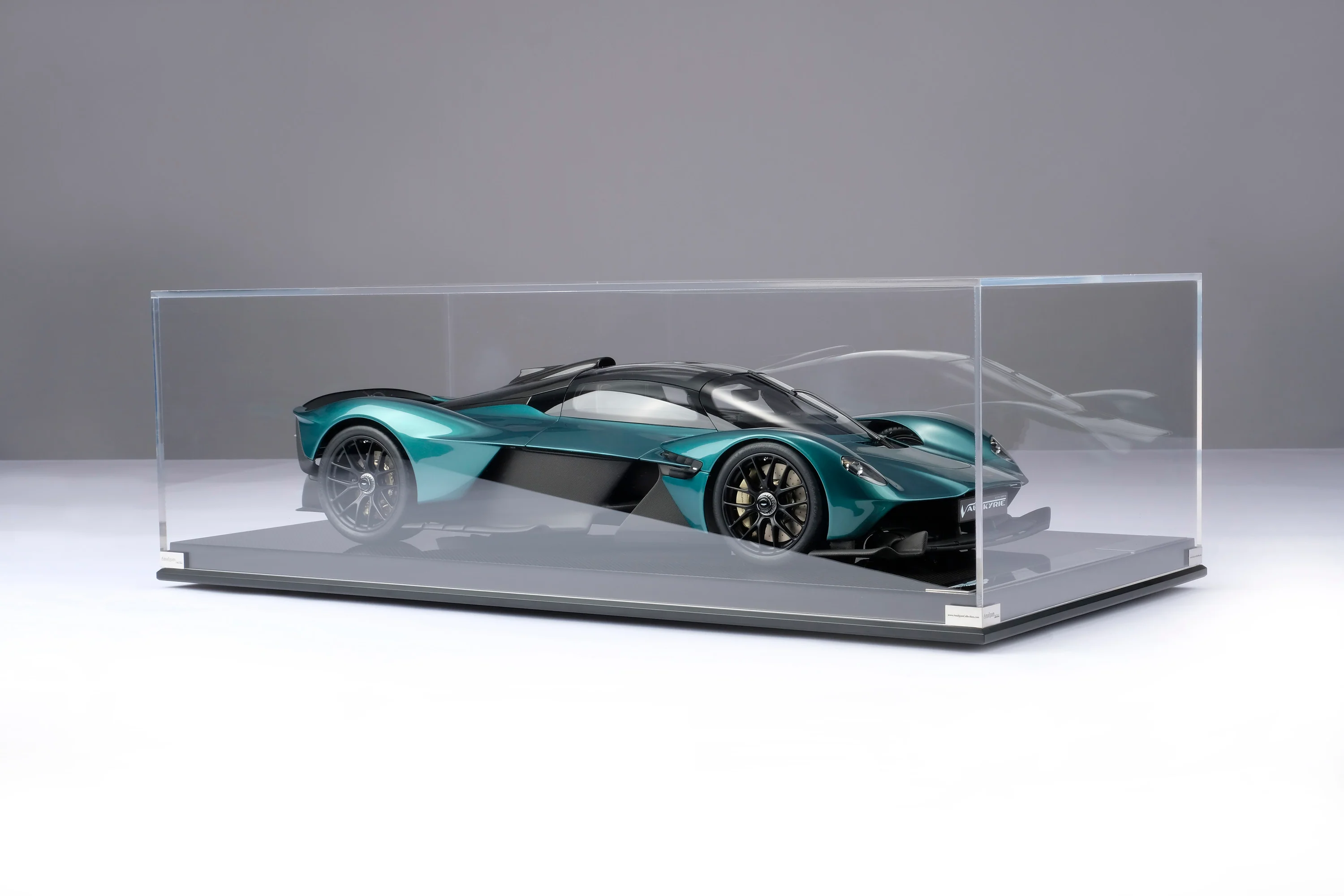 Aston Martin Valkyrie Spider (2023) - Image 20