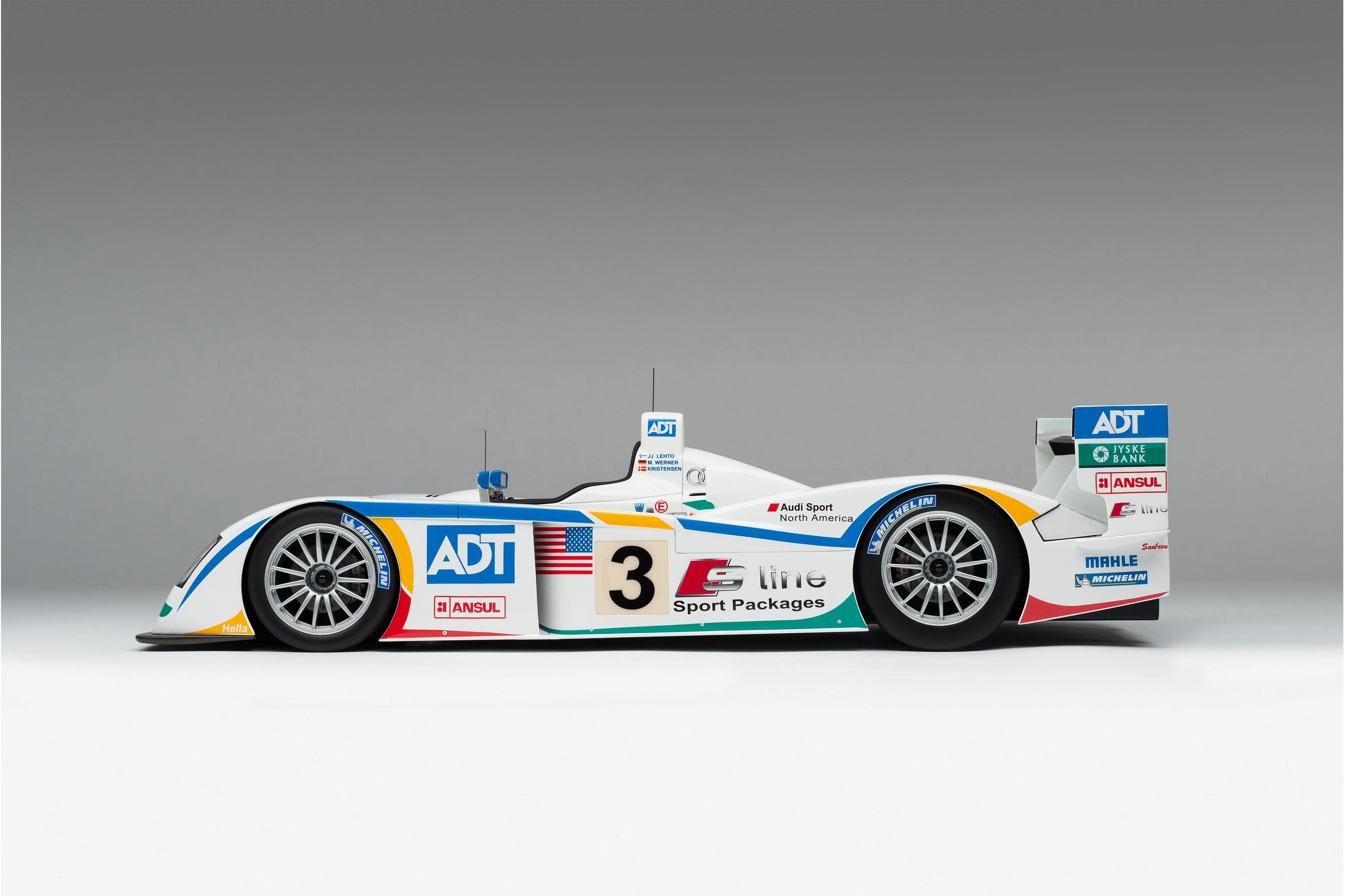 Audi R8 - 2005 Le Mans Winner - Image 6