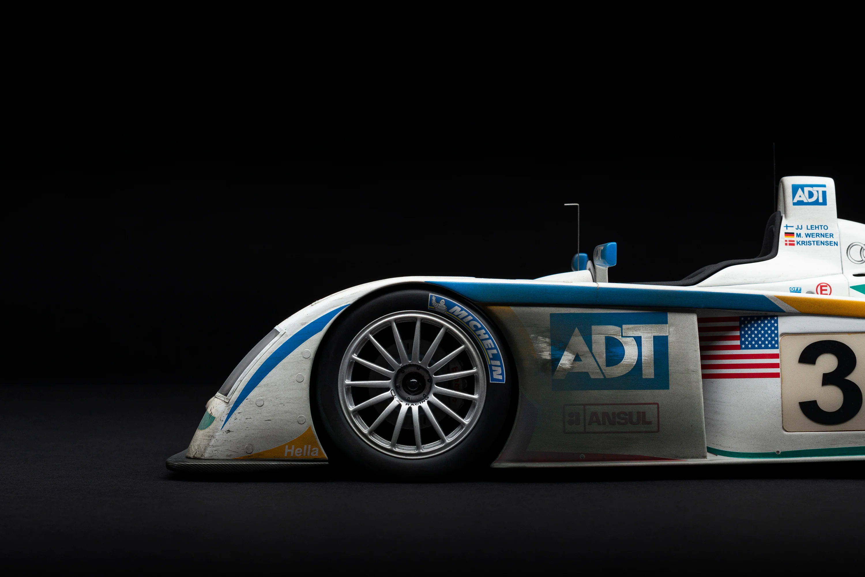 Audi R8 - 2005 Le Mans Winner - Race Weathered - Image 10