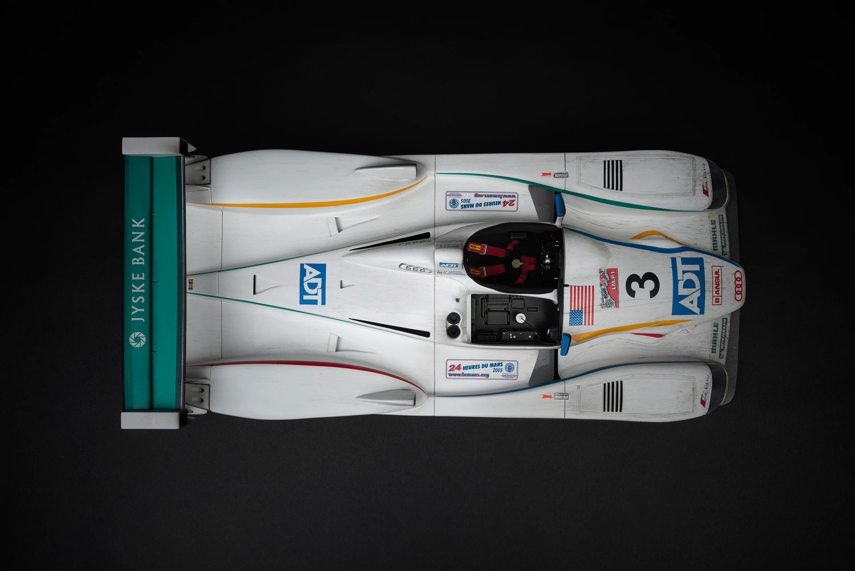 Audi R8 - 2005 Le Mans Winner - Race Weathered - Image 11
