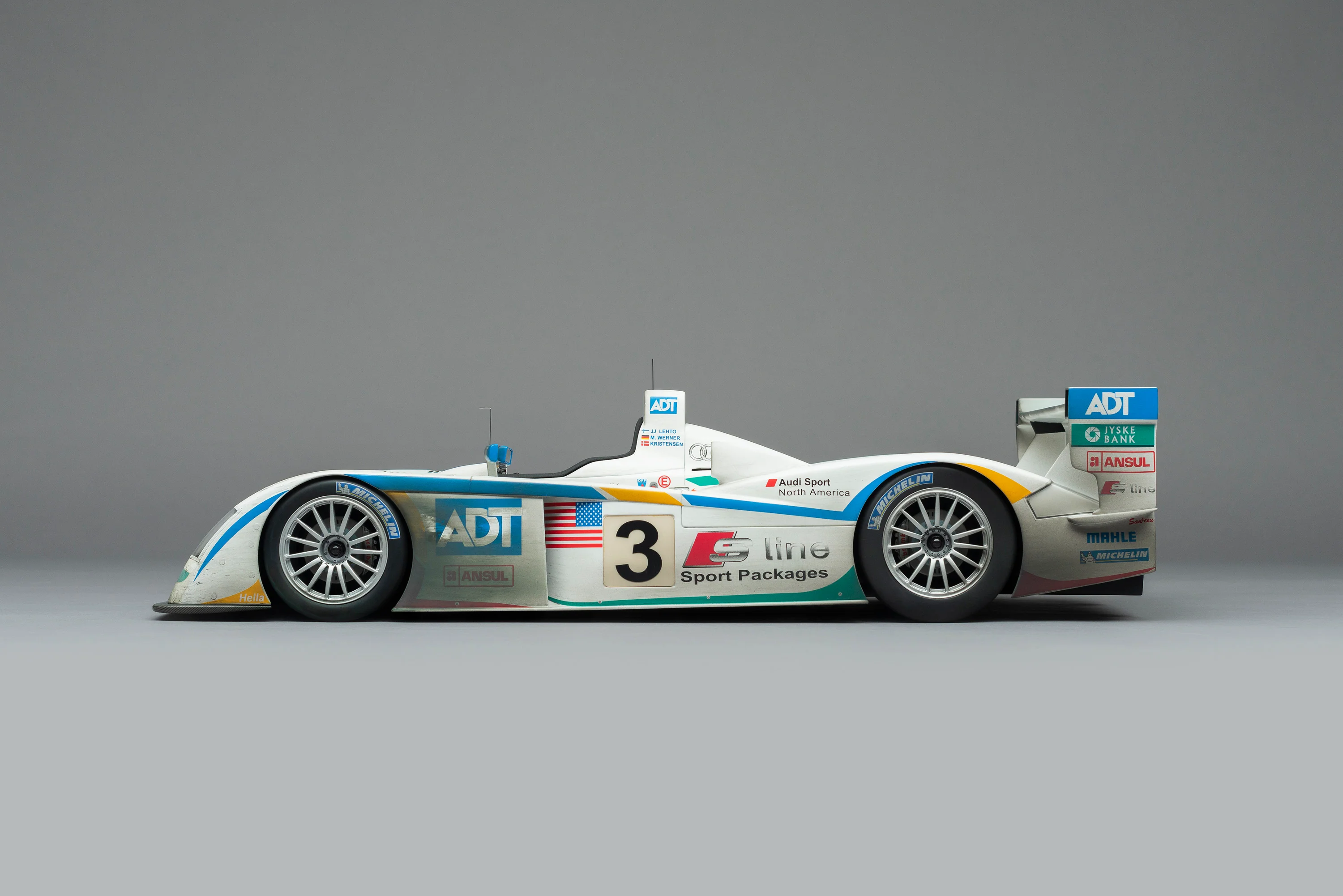 Audi R8 - 2005 Le Mans Winner - Race Weathered - Image 17