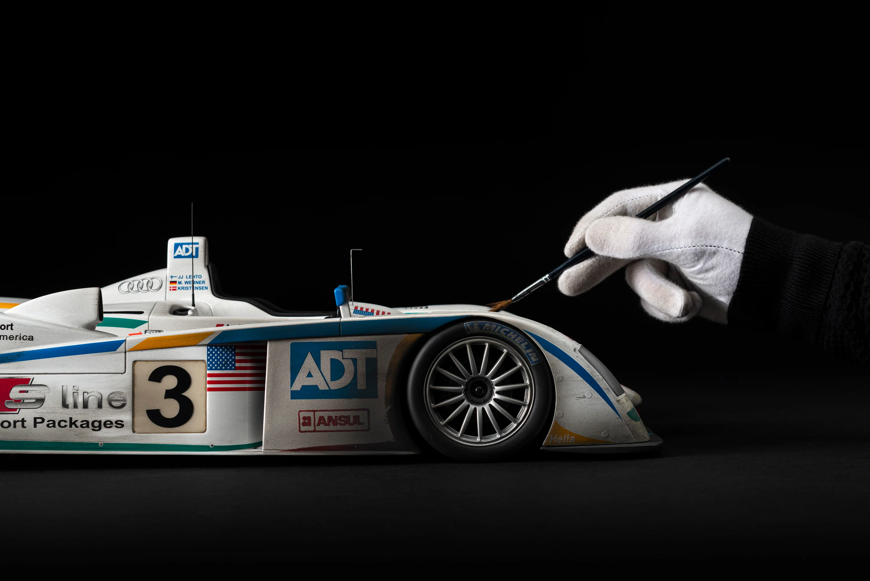 Audi R8 - 2005 Le Mans Winner - Race Weathered - Image 3