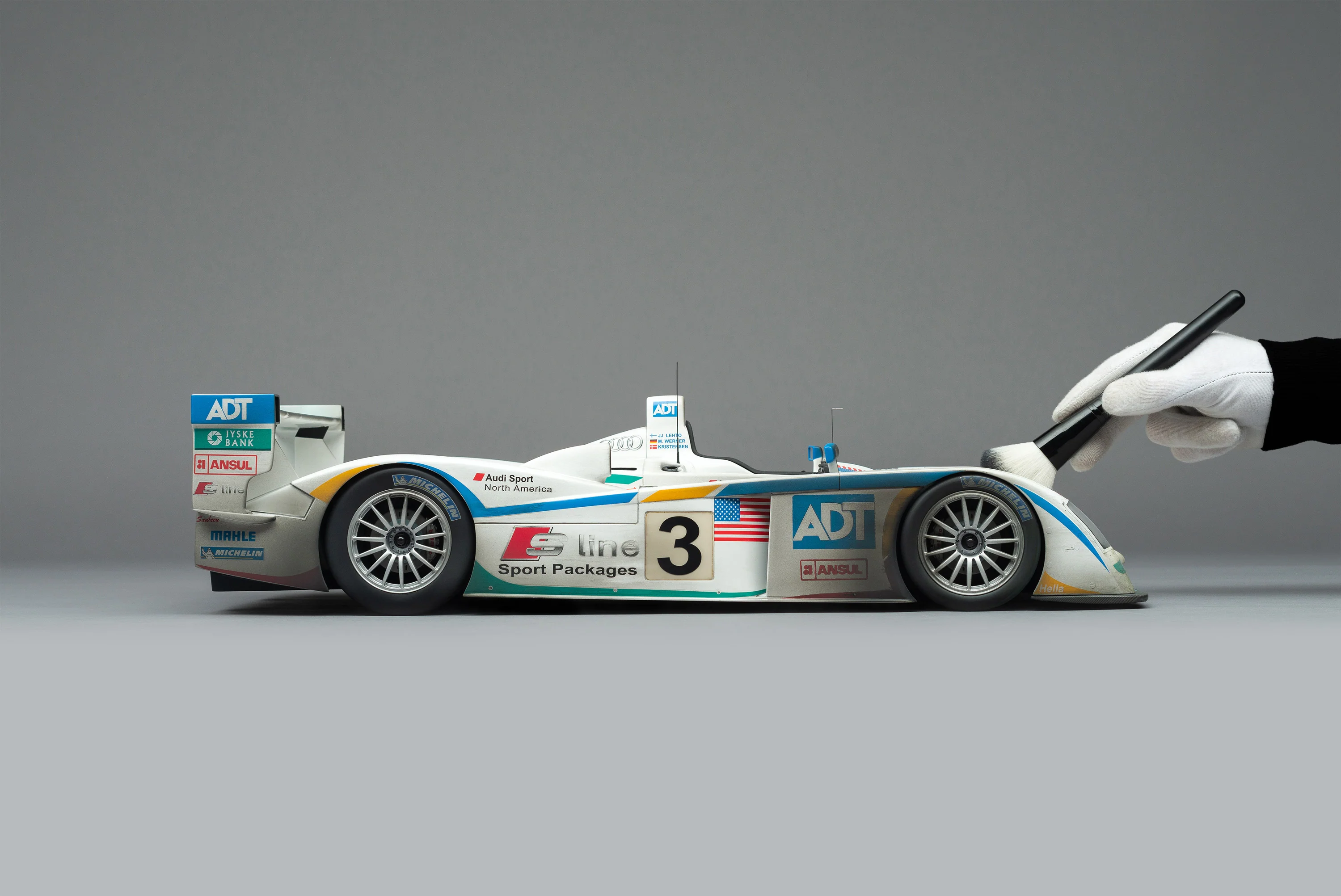Audi R8 - 2005 Le Mans Winner - Race Weathered - Image 4