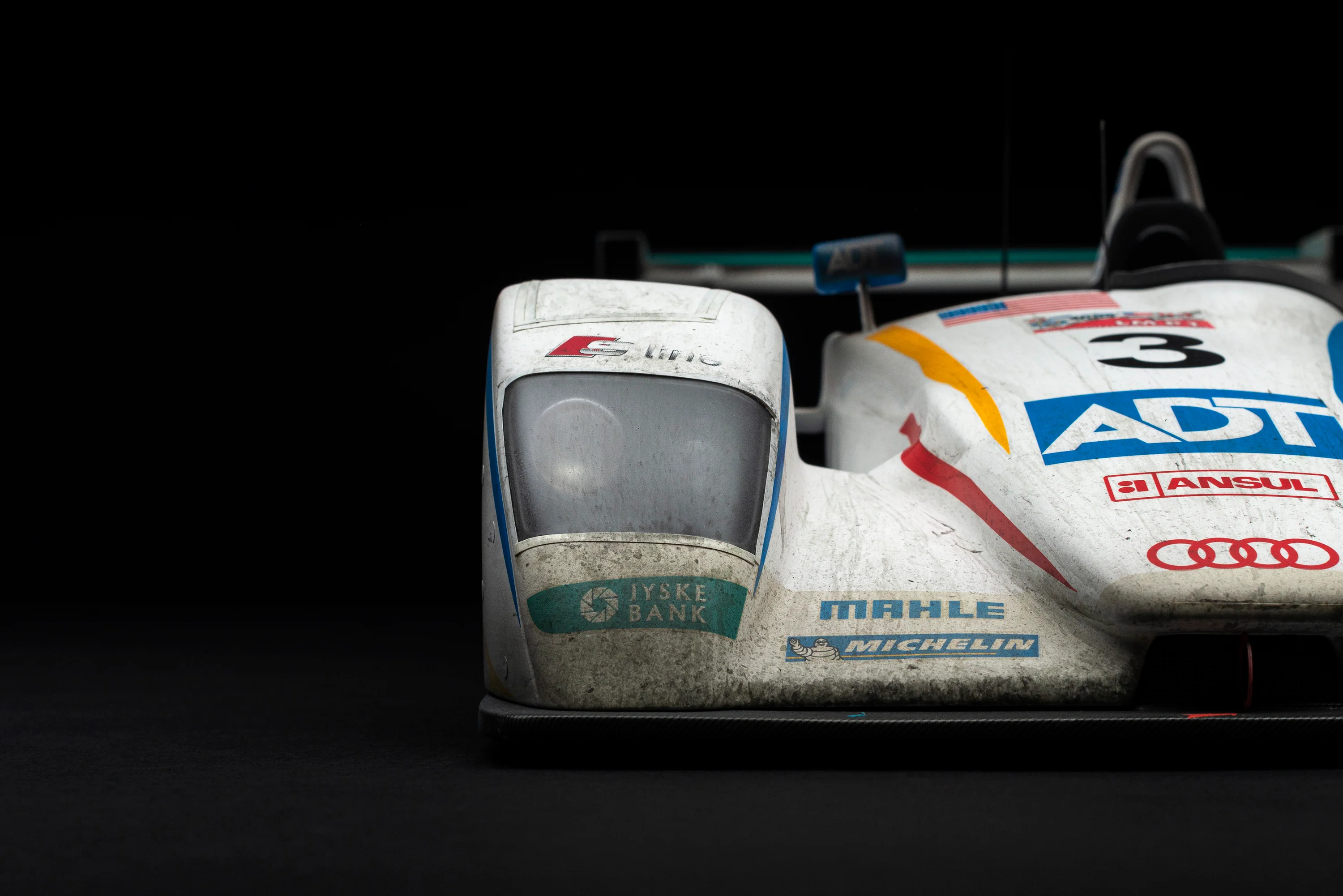 Audi R8 - 2005 Le Mans Winner - Race Weathered - Image 9