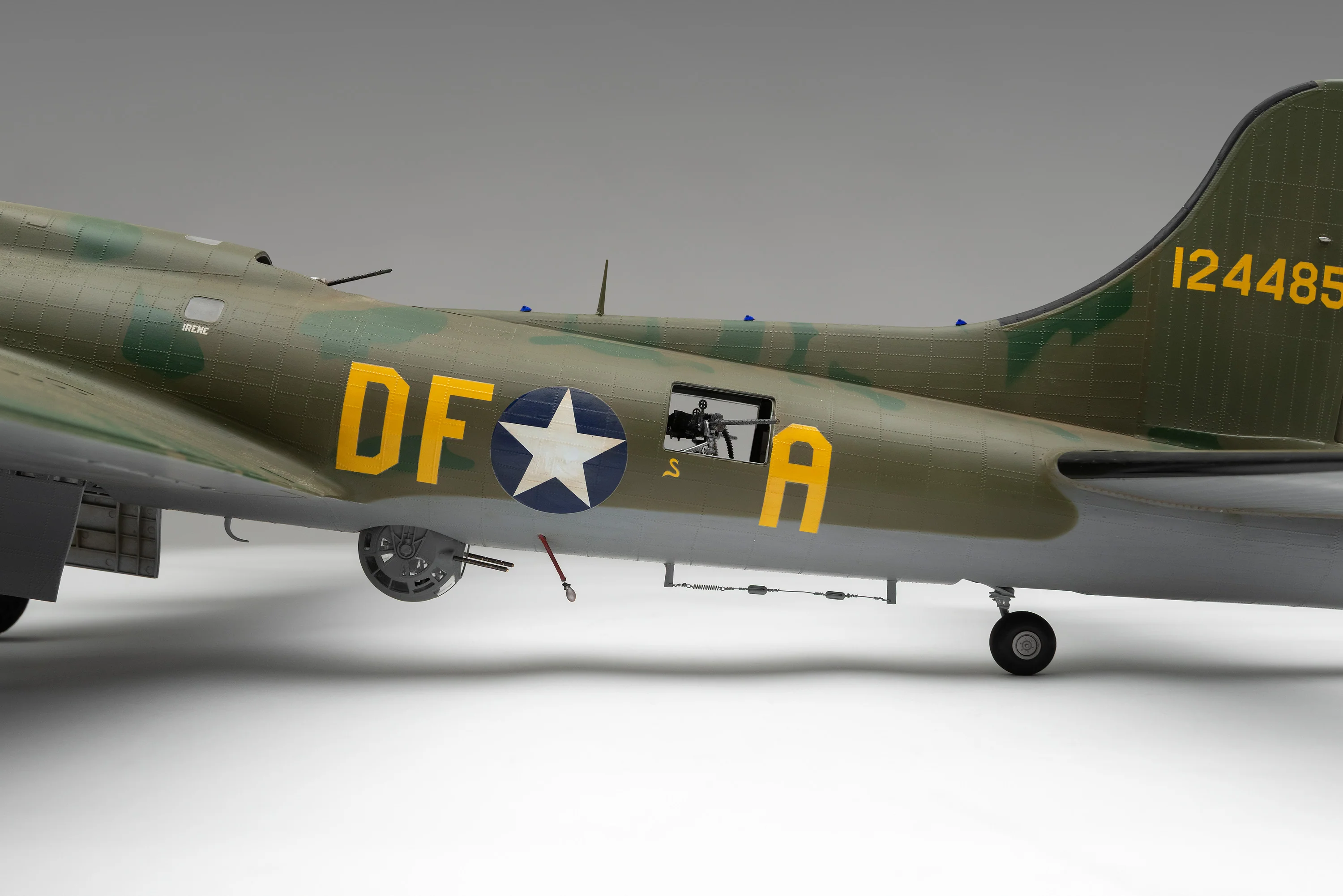 B-17F Flying Fortress - 'Memphis Belle' - Image 11