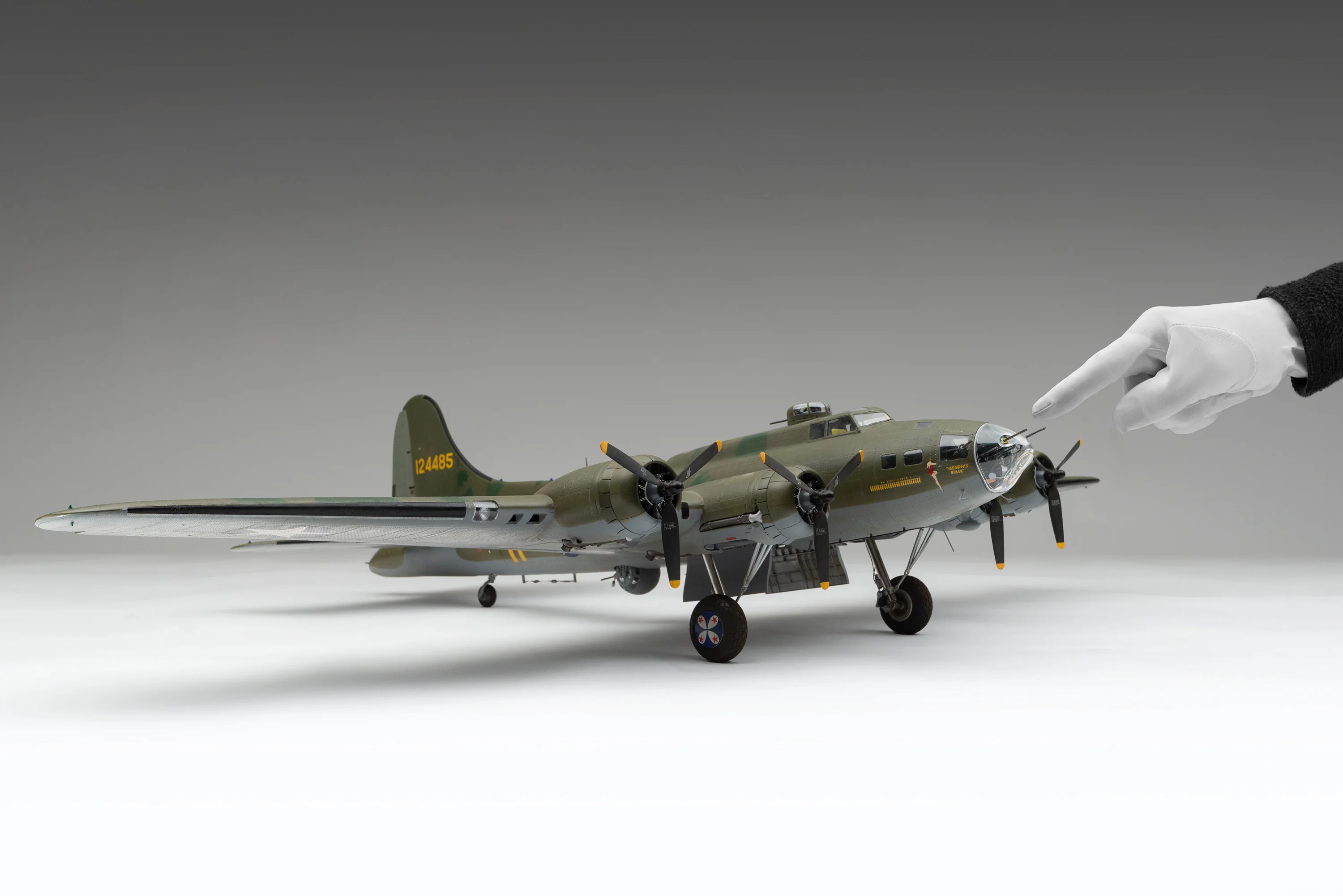 B-17F Flying Fortress - 'Memphis Belle' - Image 4