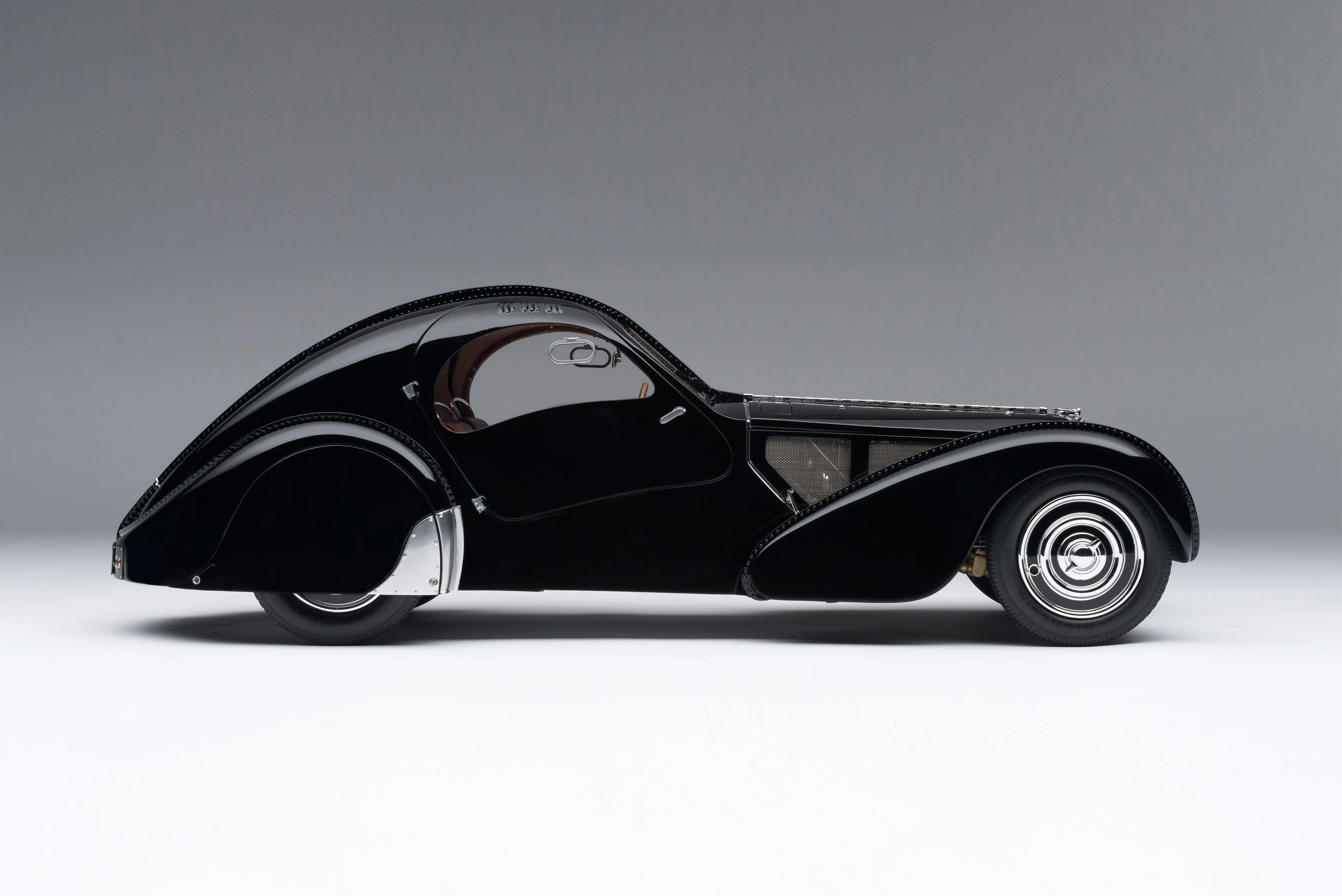 BUGATTI Type 57SC Atlantic - "La Voiture Noire" (1936) - Image 10