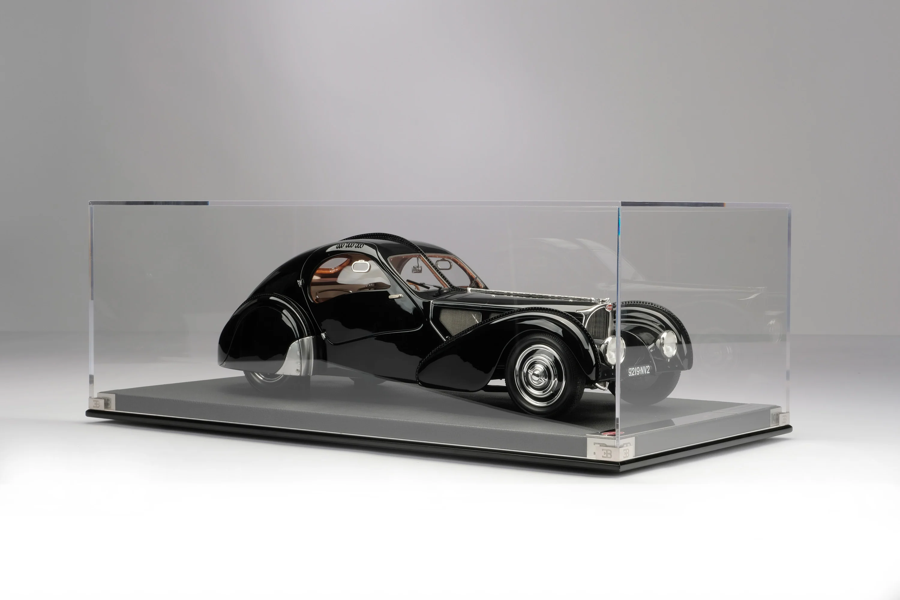 BUGATTI Type 57SC Atlantic - "La Voiture Noire" (1936) - Image 14