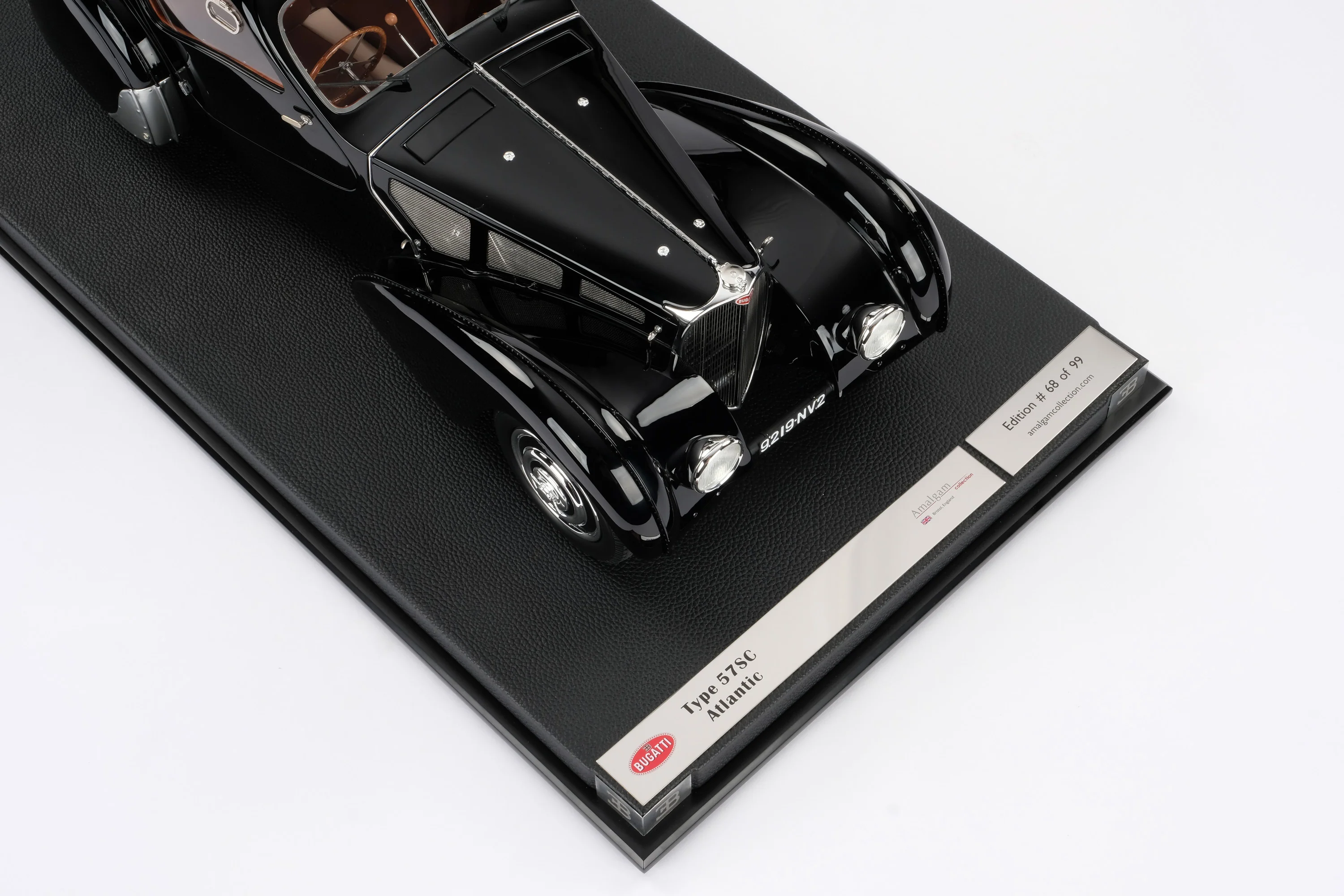 BUGATTI Type 57SC Atlantic - "La Voiture Noire" (1936) - Image 15