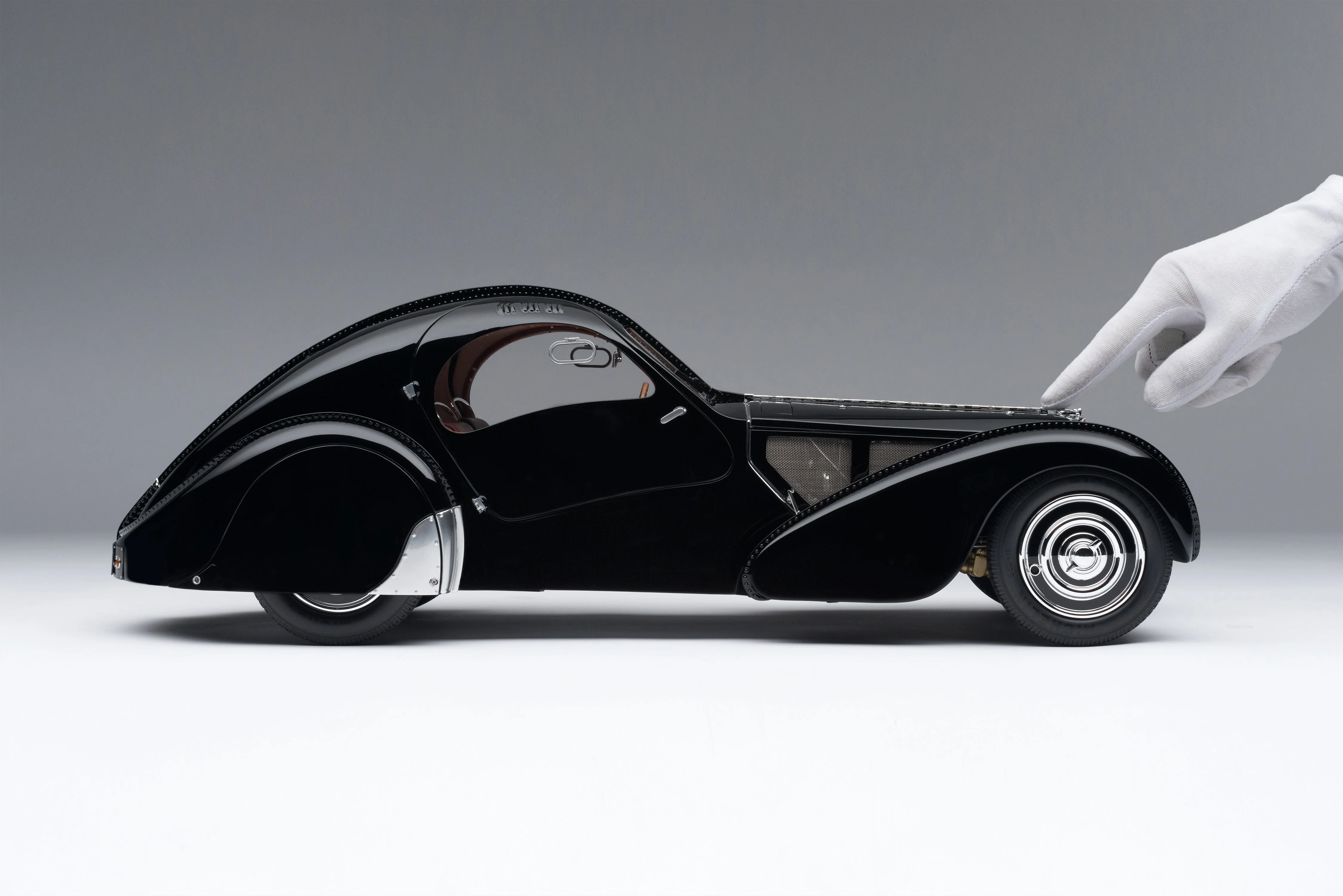 BUGATTI Type 57SC Atlantic - "La Voiture Noire" (1936) - Image 3