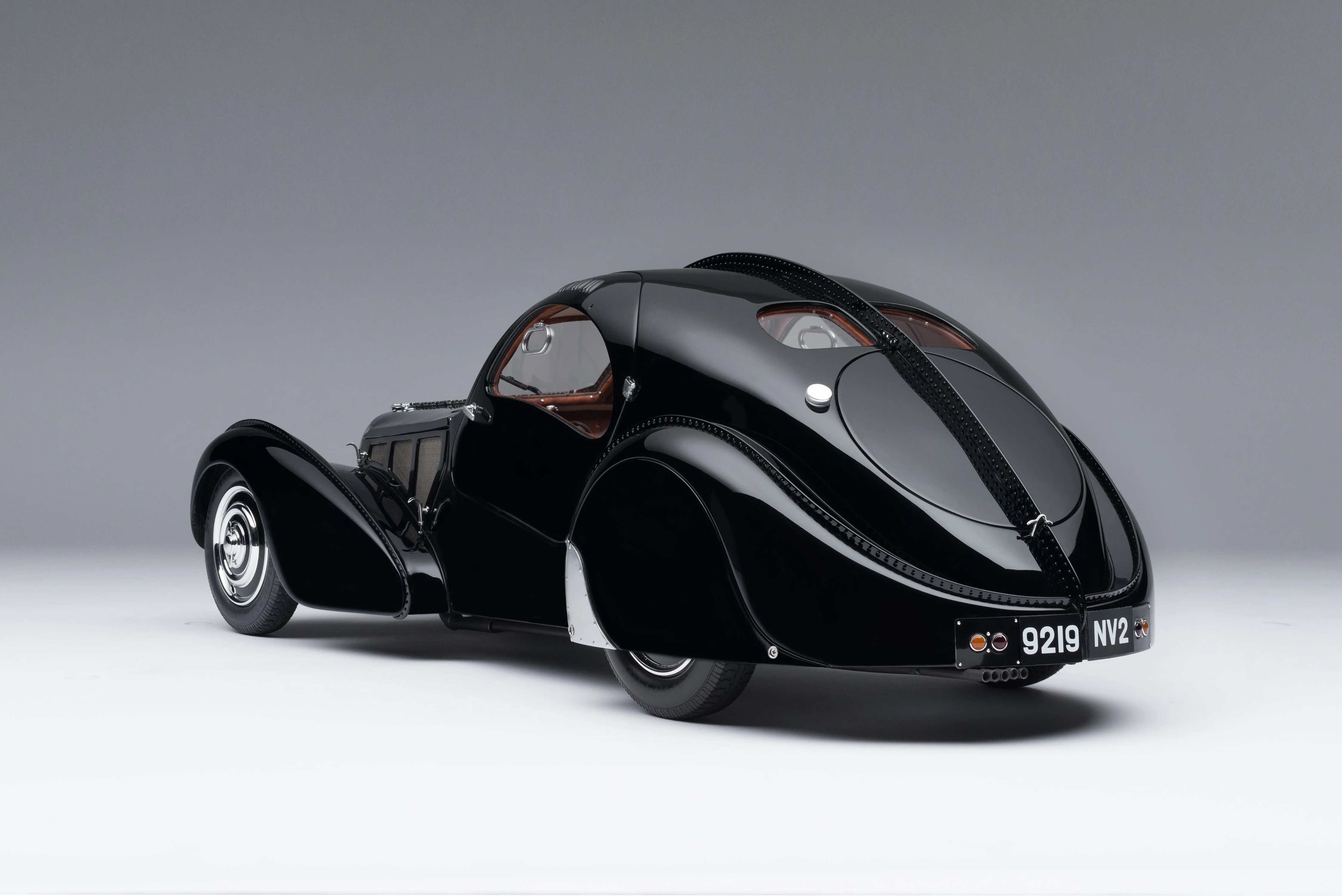 BUGATTI Type 57SC Atlantic - "La Voiture Noire" (1936) - Image 8