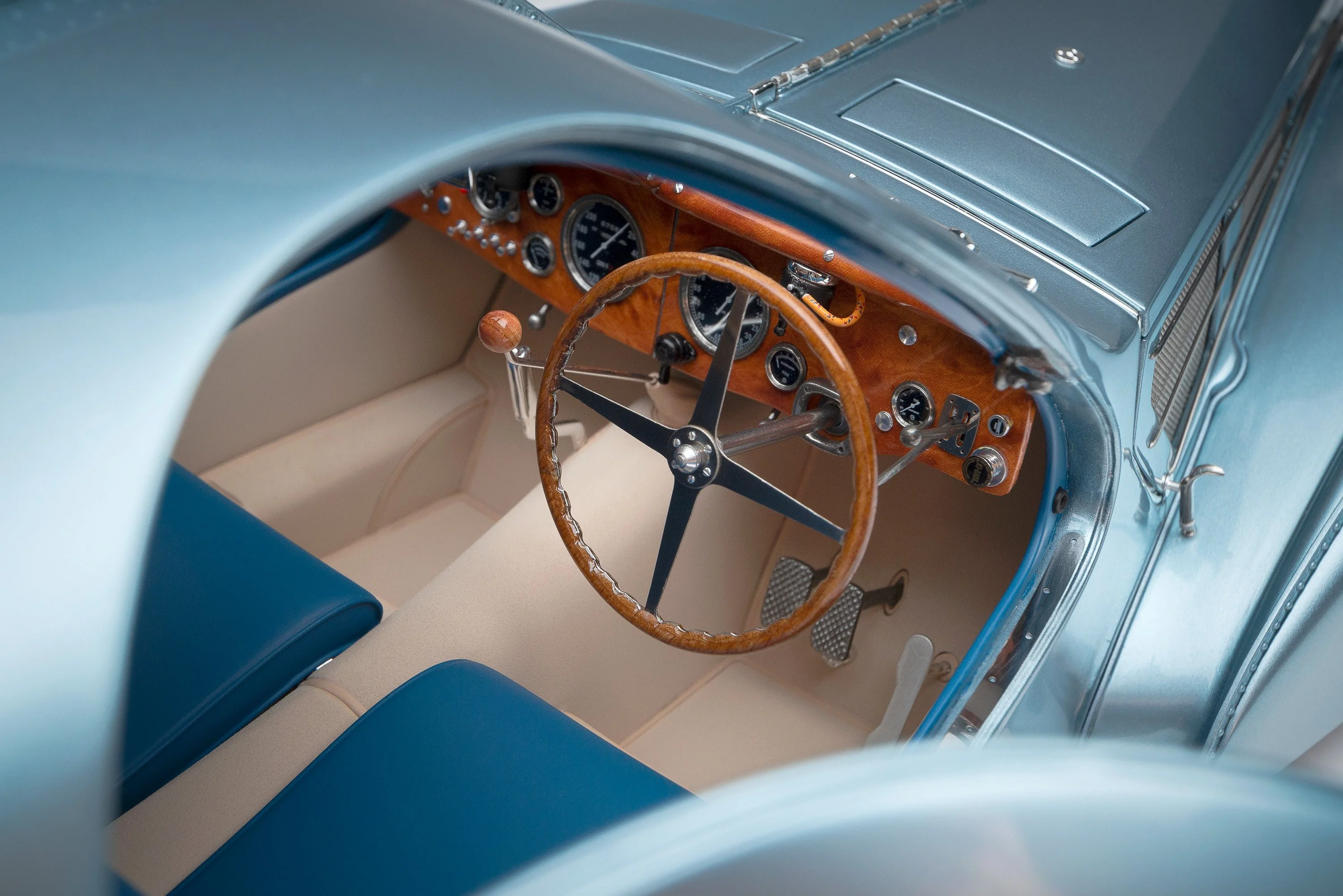 BUGATTI Type 57SC Atlantic "The Lord Rothschild" (1938) - Image 10