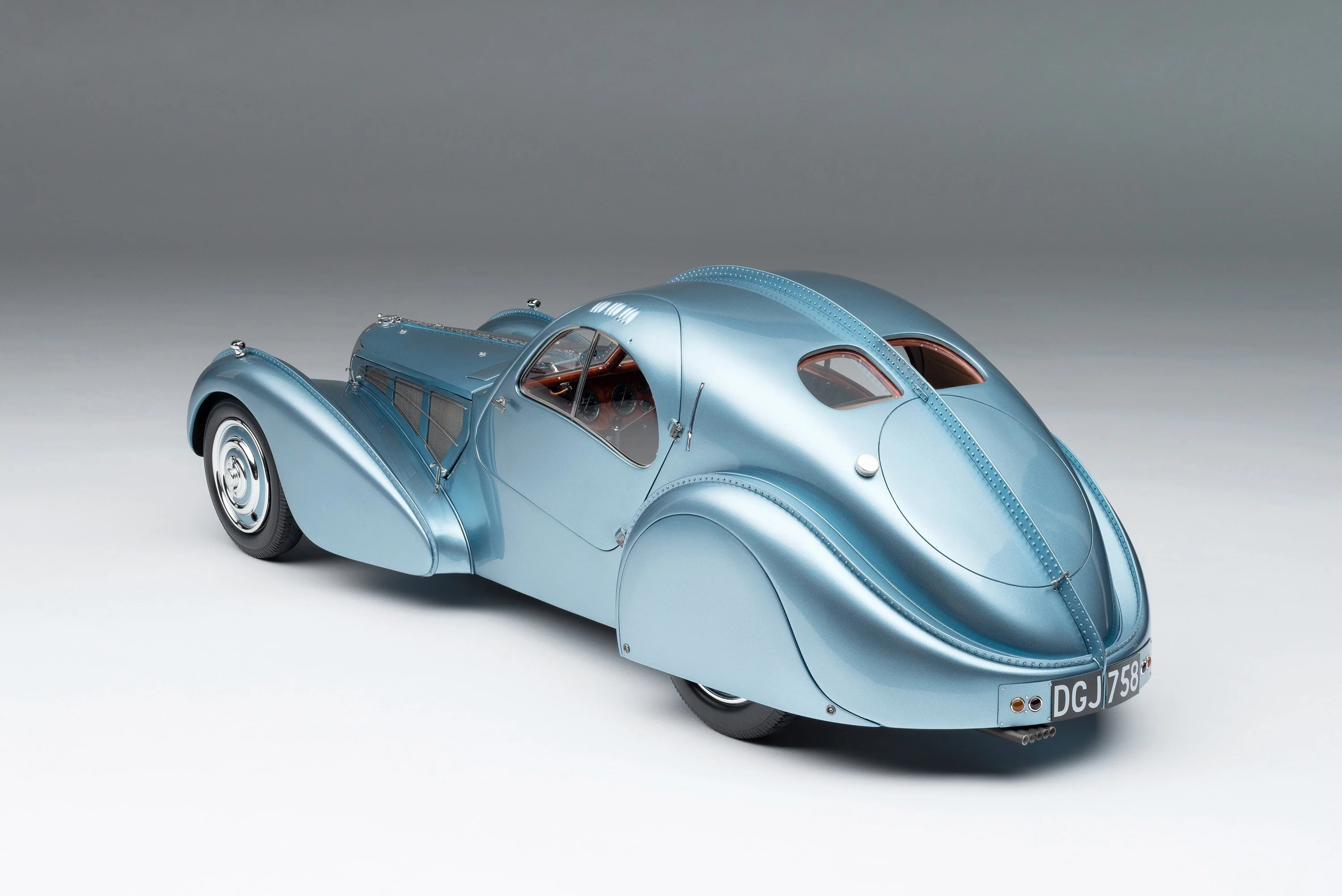 BUGATTI Type 57SC Atlantic "The Lord Rothschild" (1938) - Image 12