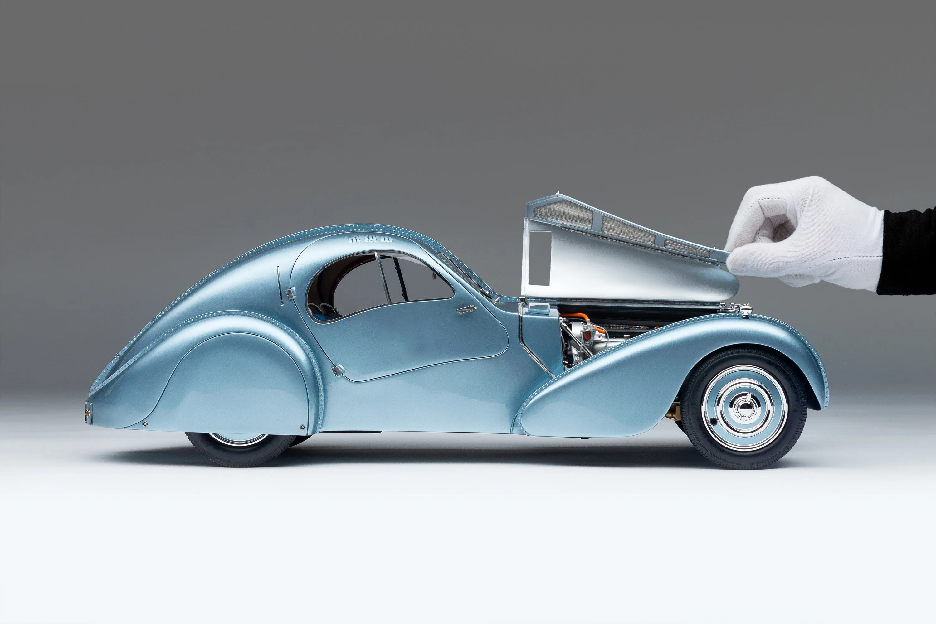 BUGATTI Type 57SC Atlantic "The Lord Rothschild" (1938) - Image 3
