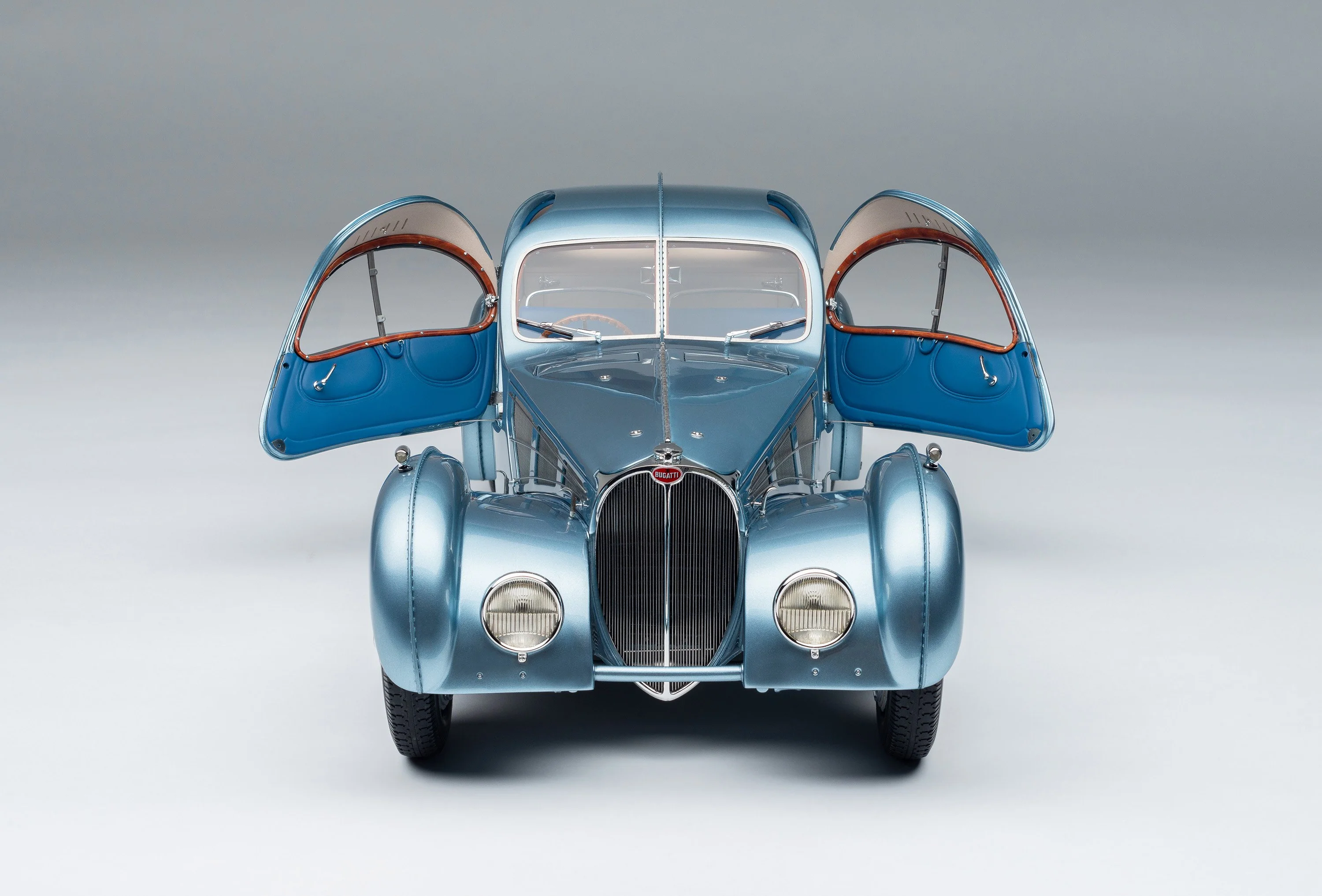 BUGATTI Type 57SC Atlantic "The Lord Rothschild" (1938) - Image 4
