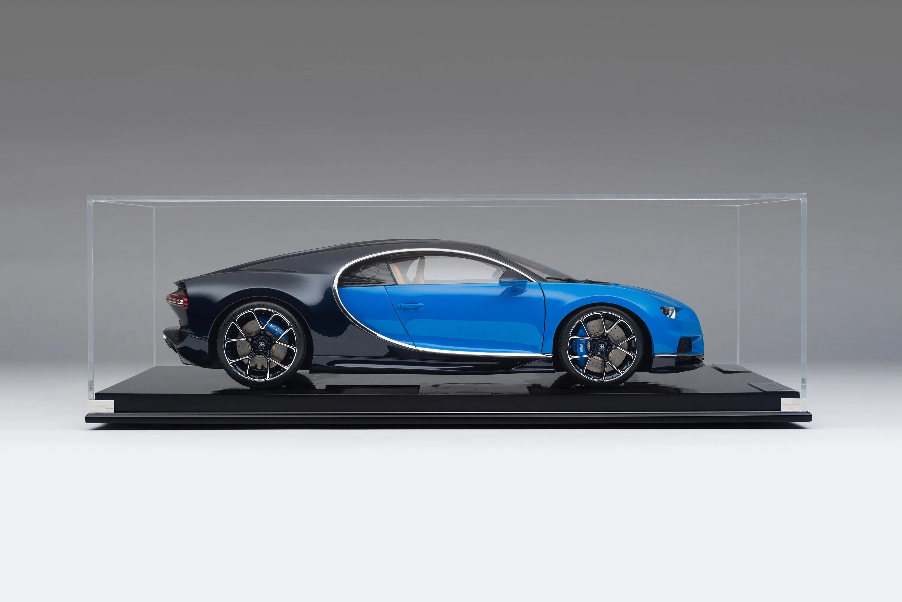 BUGATTI Chiron (2016) - Image 11