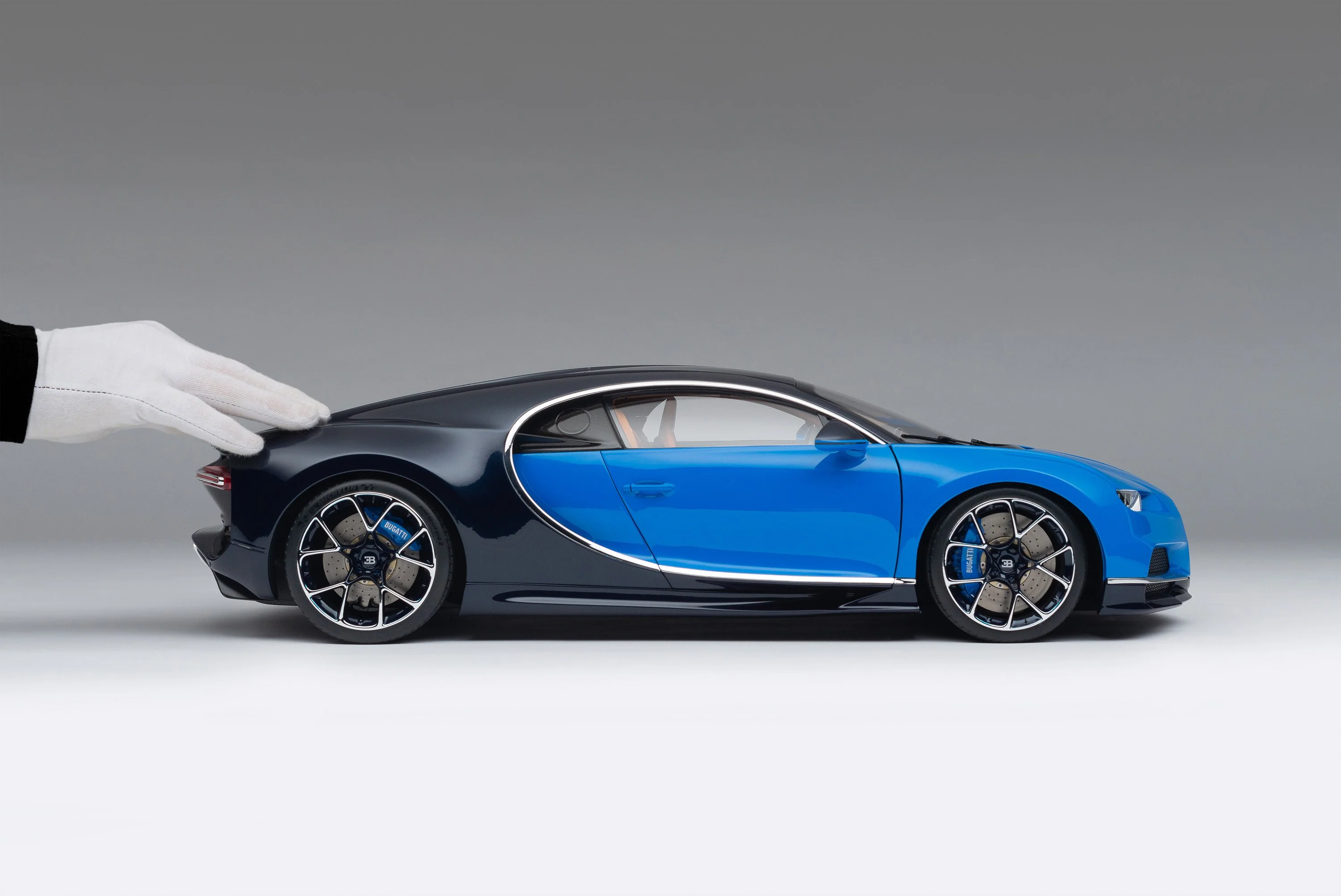 BUGATTI Chiron (2016) - Image 3