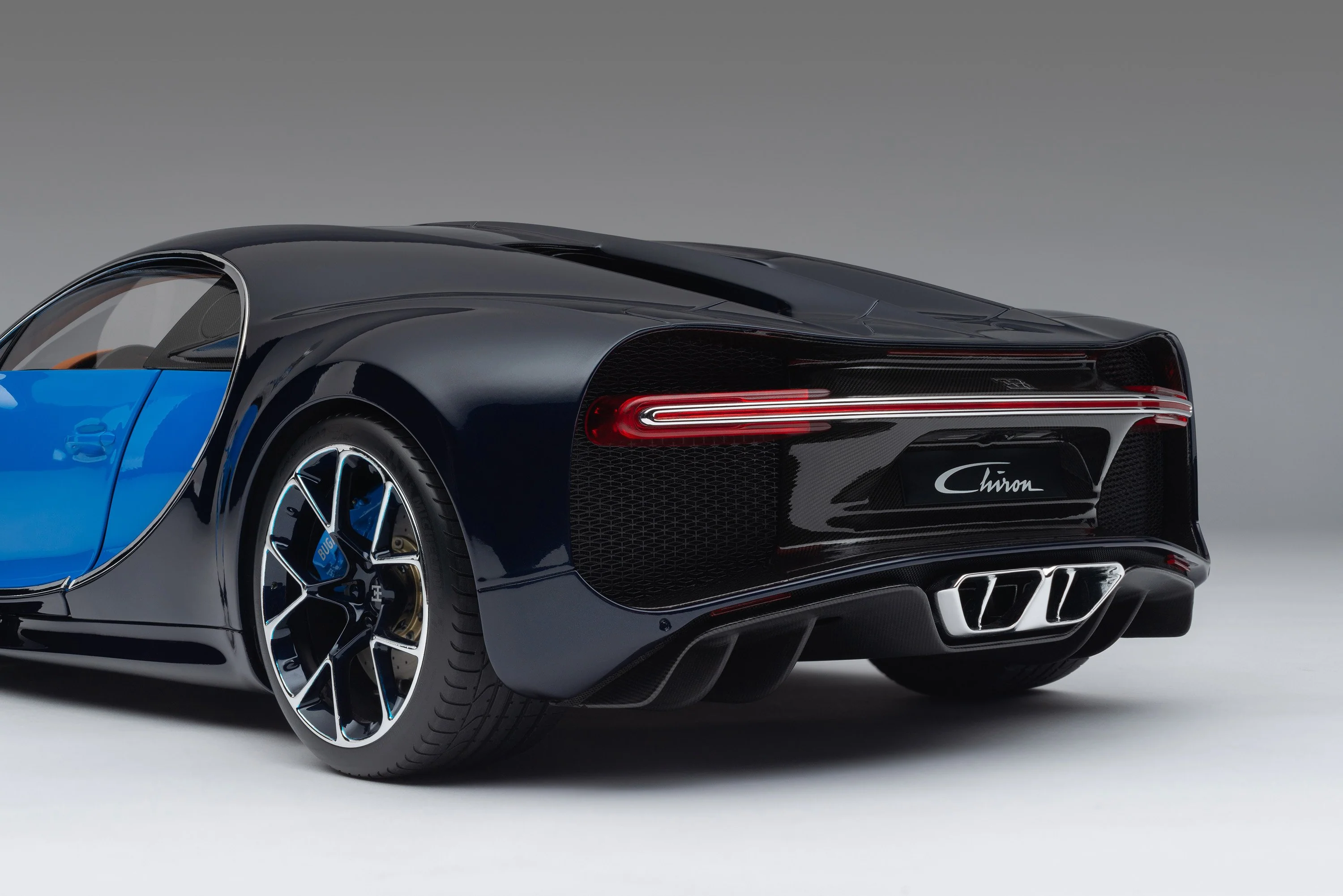 BUGATTI Chiron (2016) - Image 6