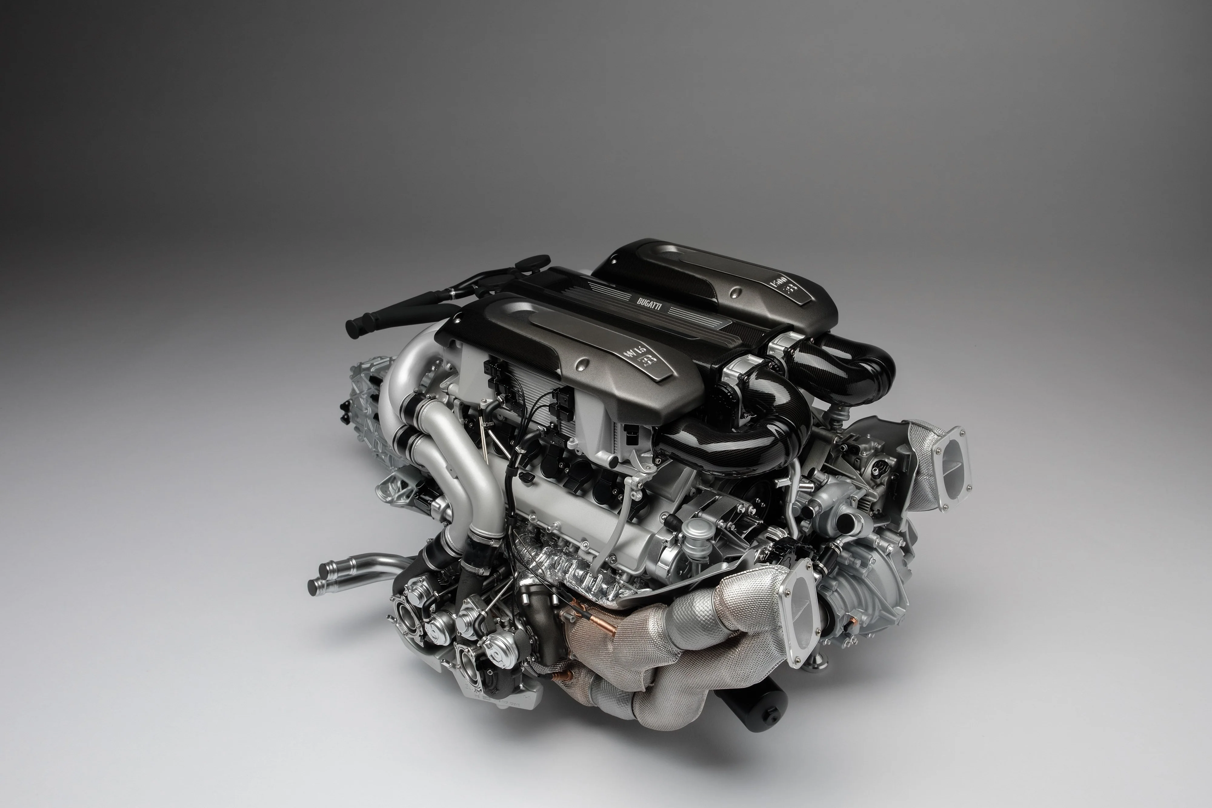 BUGATTI Chiron 8.0L W16 Engine and Gearbox (2016) - Image 12