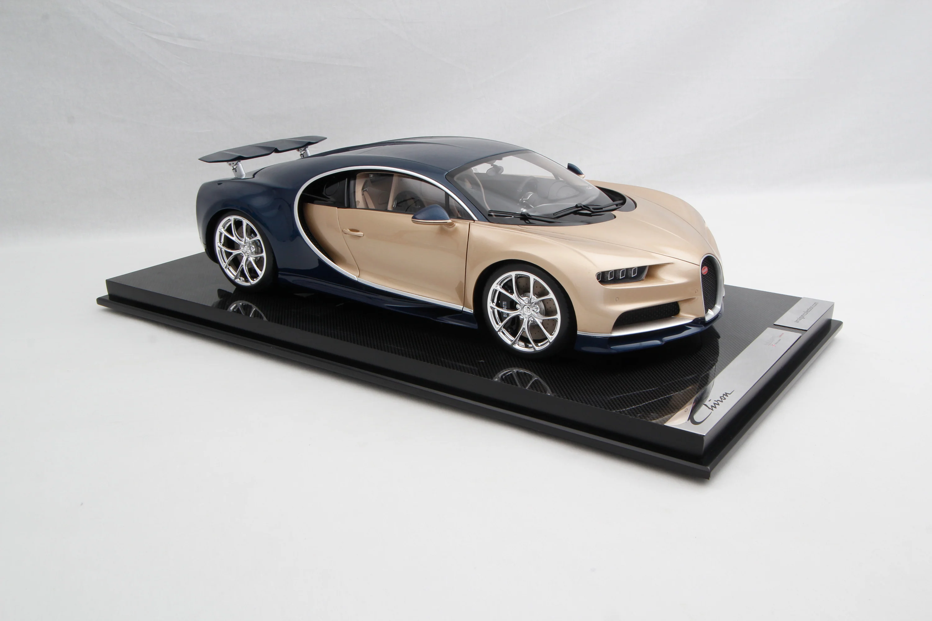 BUGATTI Chiron - Tailor Made - Image 19