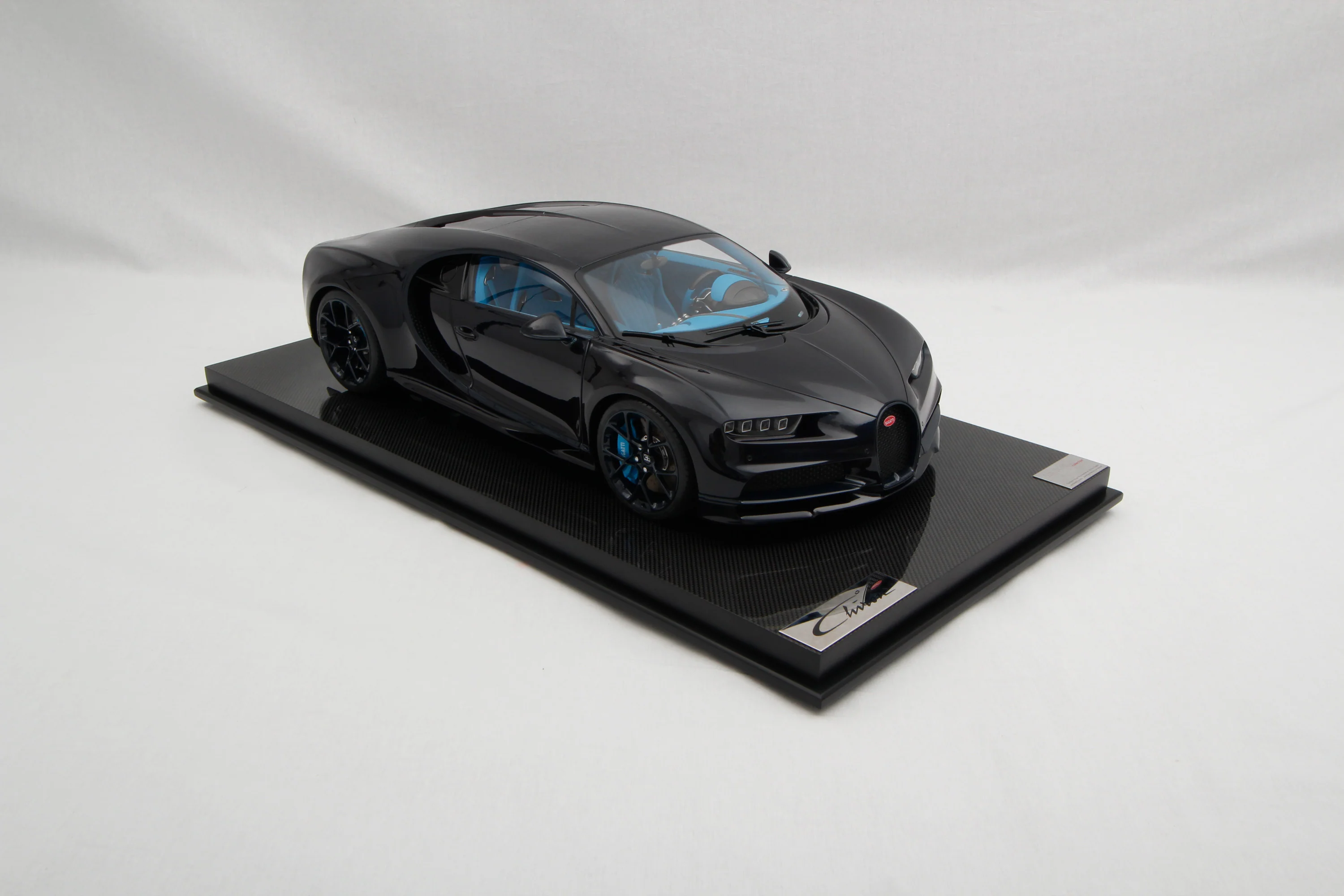 BUGATTI Chiron - Tailor Made - Image 21